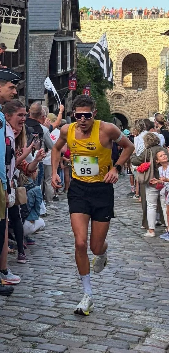 Théo, athlète LASTRIVE, en course à Dinan