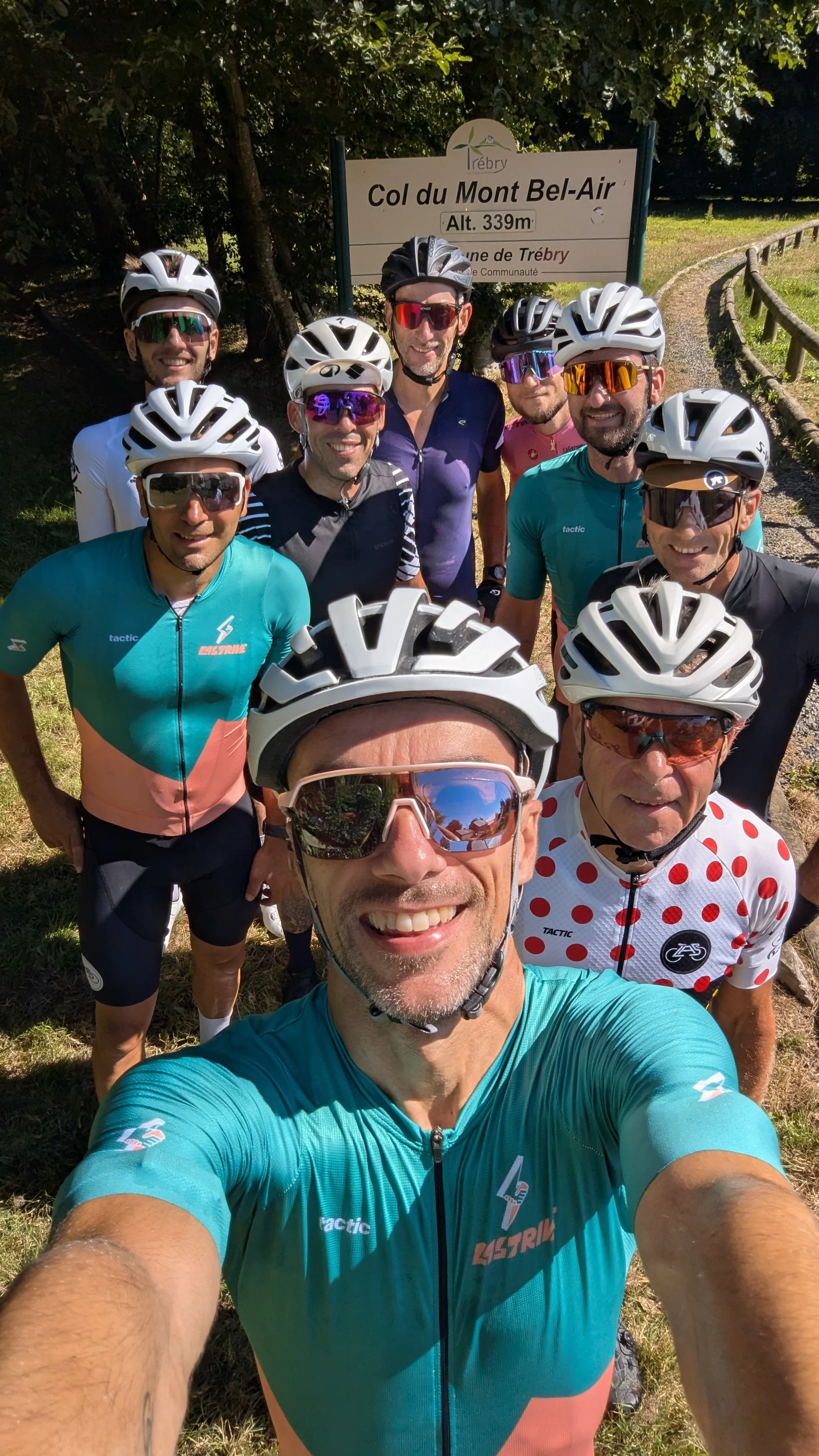 maillot_velo_groupe_col.jpg
