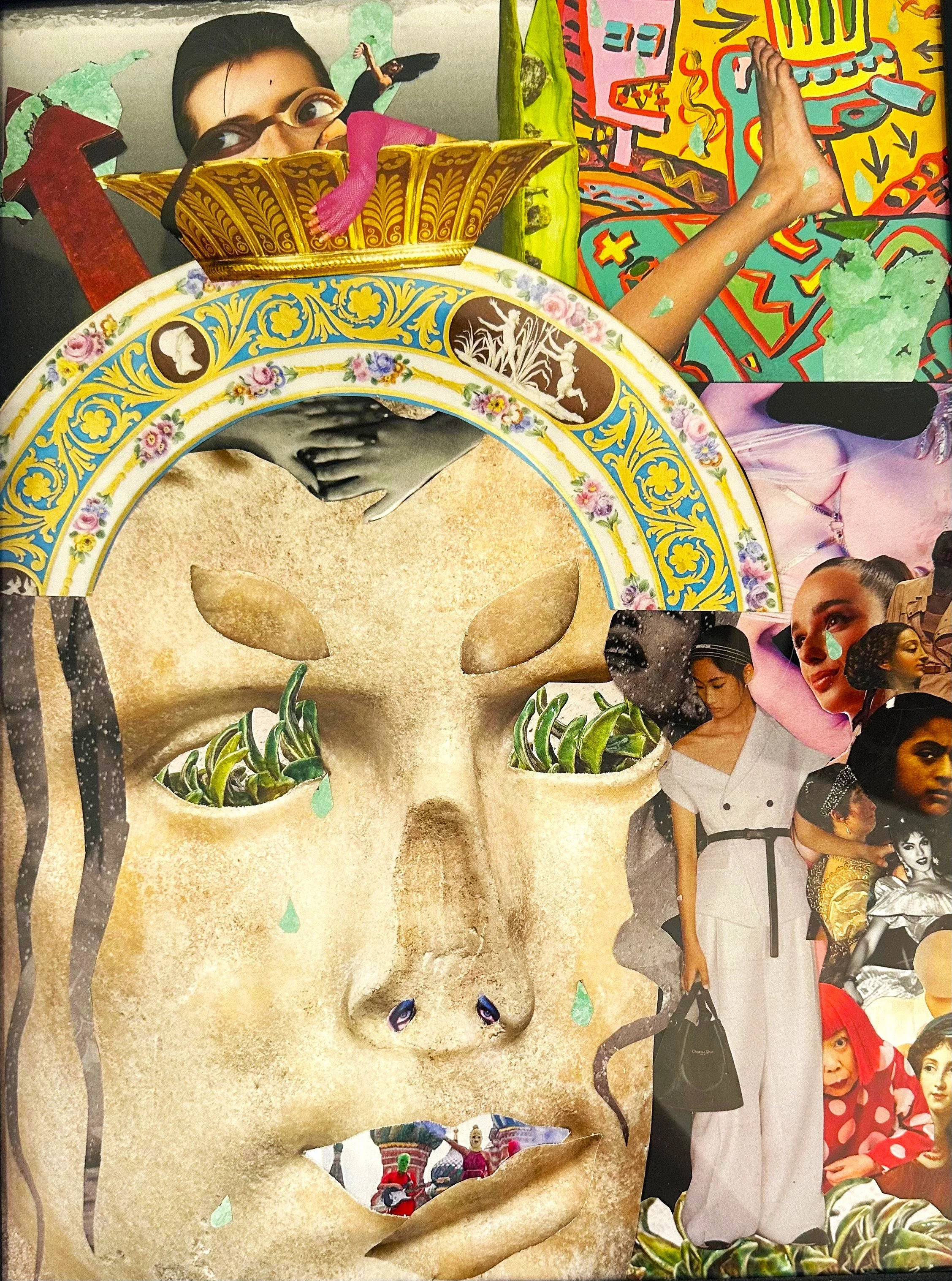 Collage artistique avec un visage en papier découpé, une femme, des motifs colorés, des morceaux de poupées et des éléments de style pop art.