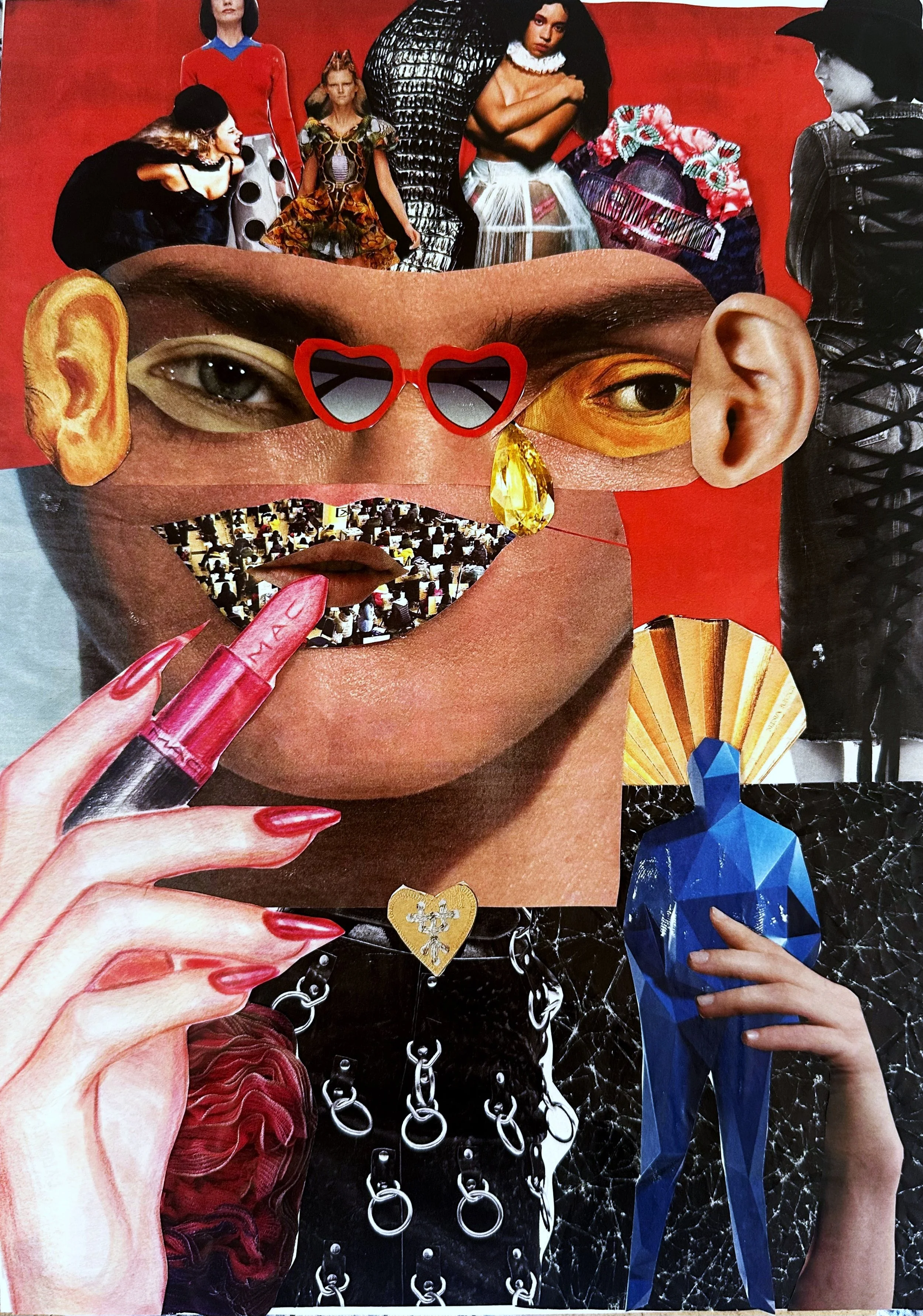 Collage artistique de visages, vêtements et objets provenant de diverses sources, comprenant des personnes, des mains, des vêtements, des bijoux, des objets en plastique, et un fond rouge.