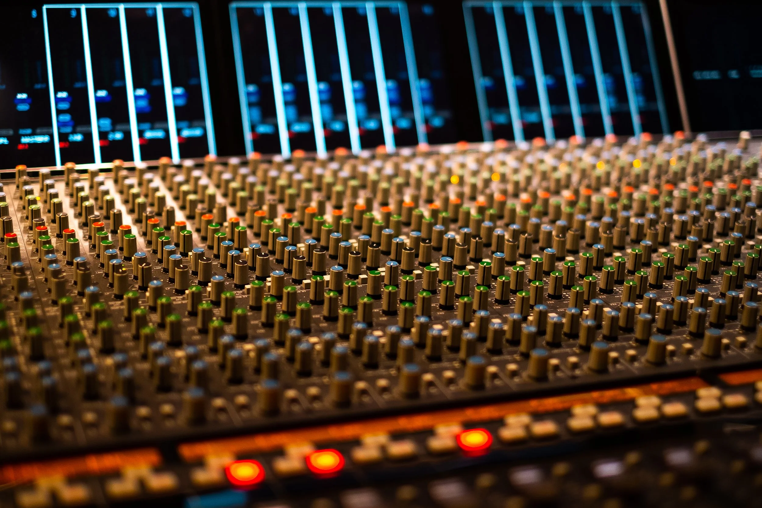 MOLECULE_STUDIO_COURTESY_OF_QUIKSILVER-129.jpg