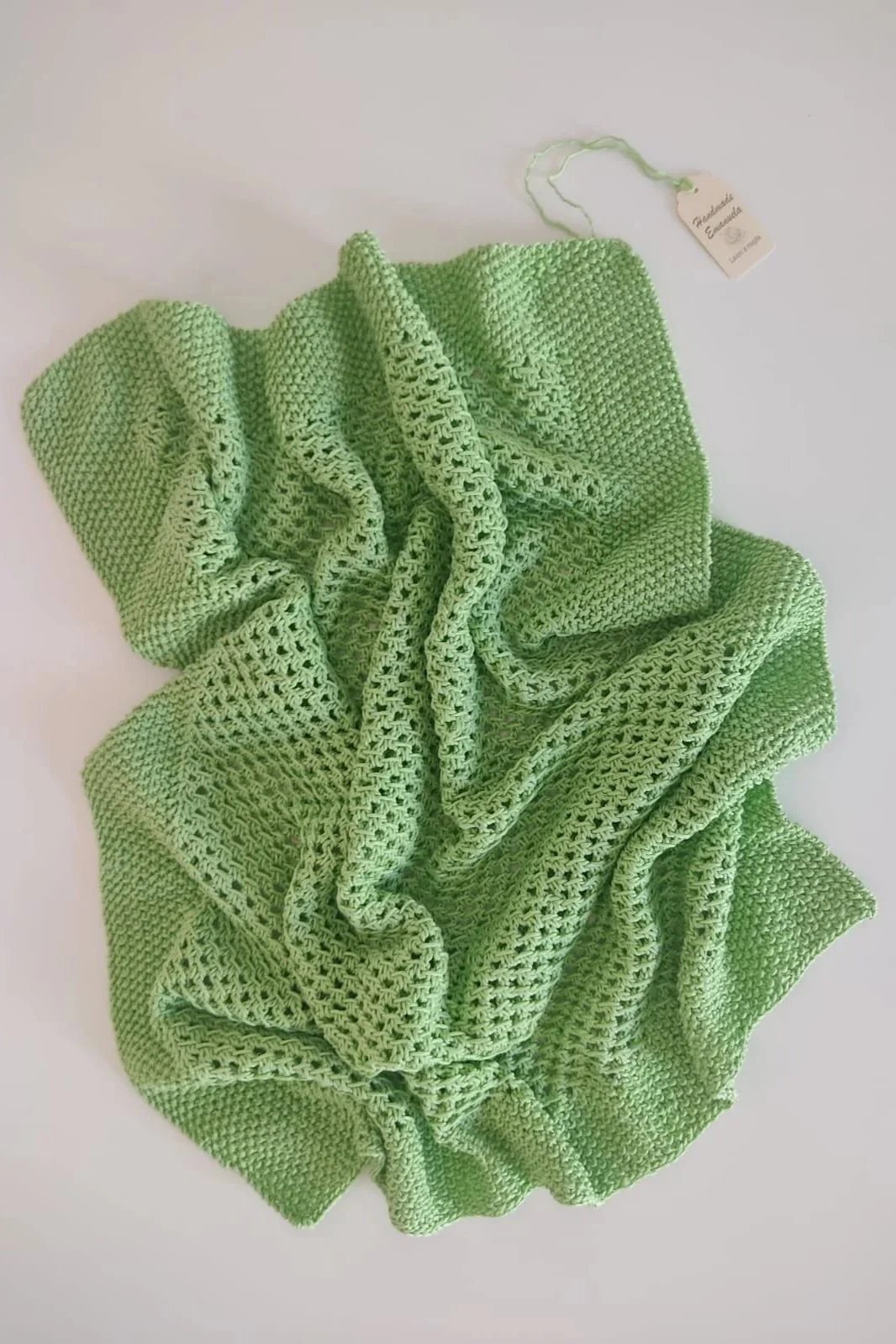 copertina-neonato-maglia-verde-traforata-handmade-emanuela.jpg