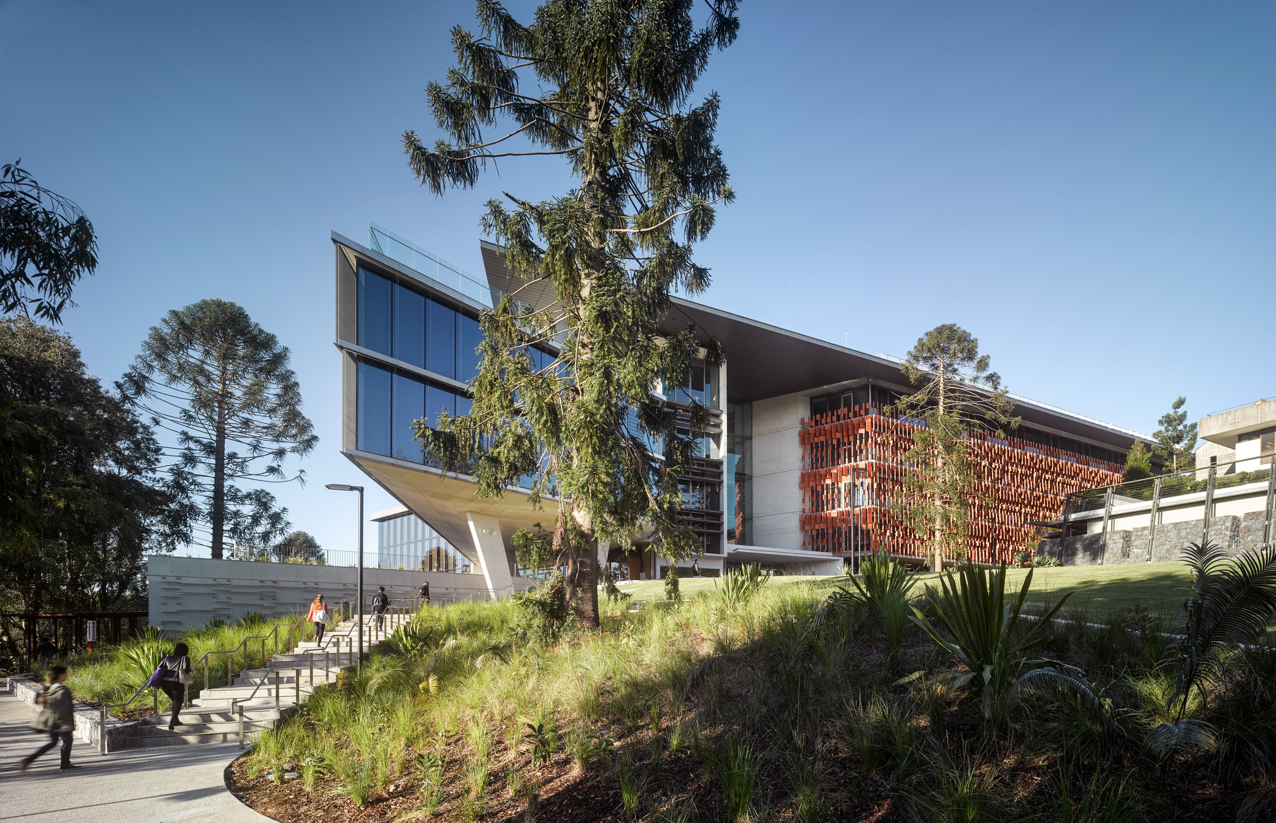 2014043160_0_RichardKirkArchitectHASSELLJointVenture_UQAdvancedEngineeringBuildi_PeterBennetts.jpg