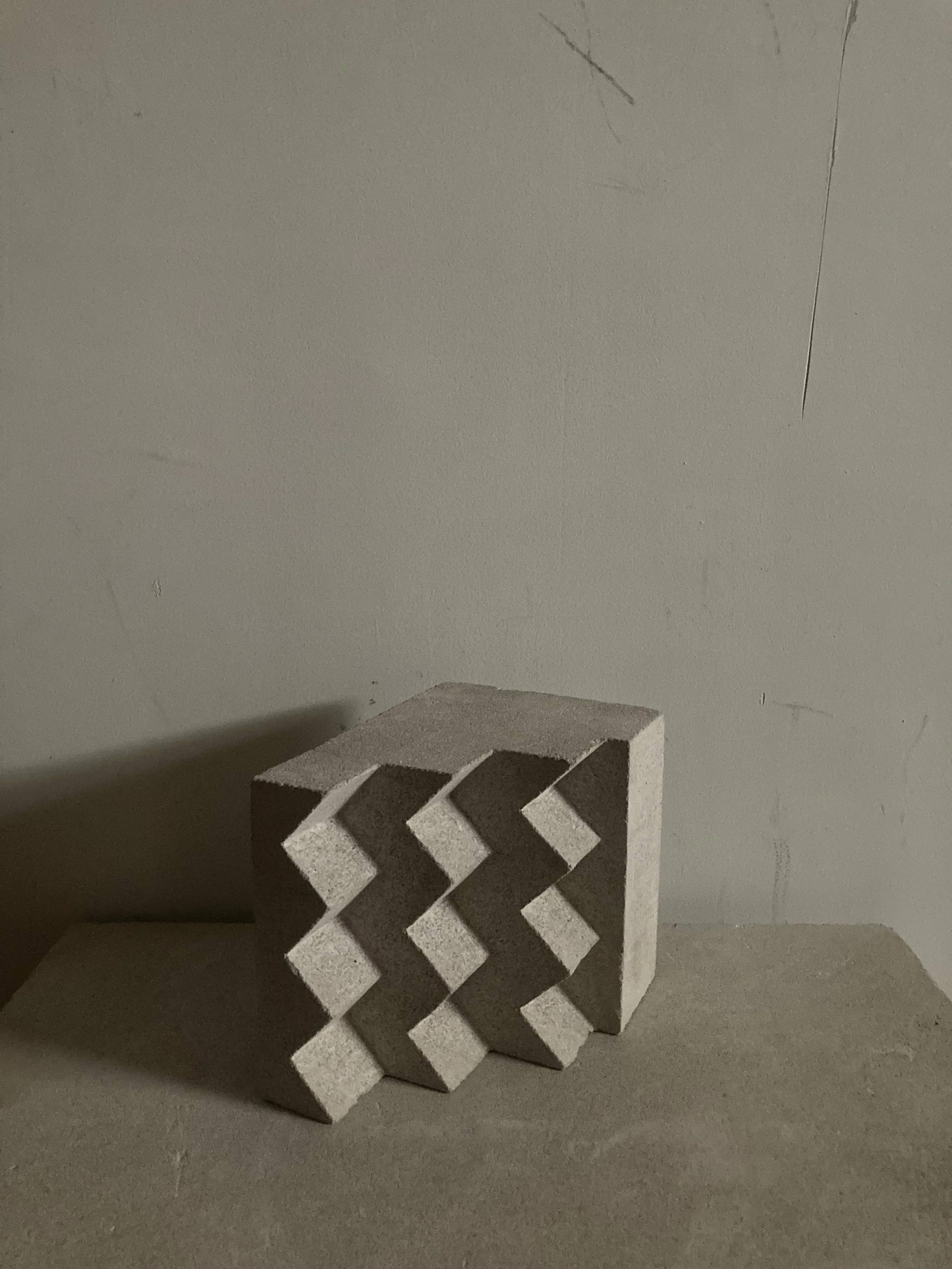 2022_Zigzag 1.jpeg