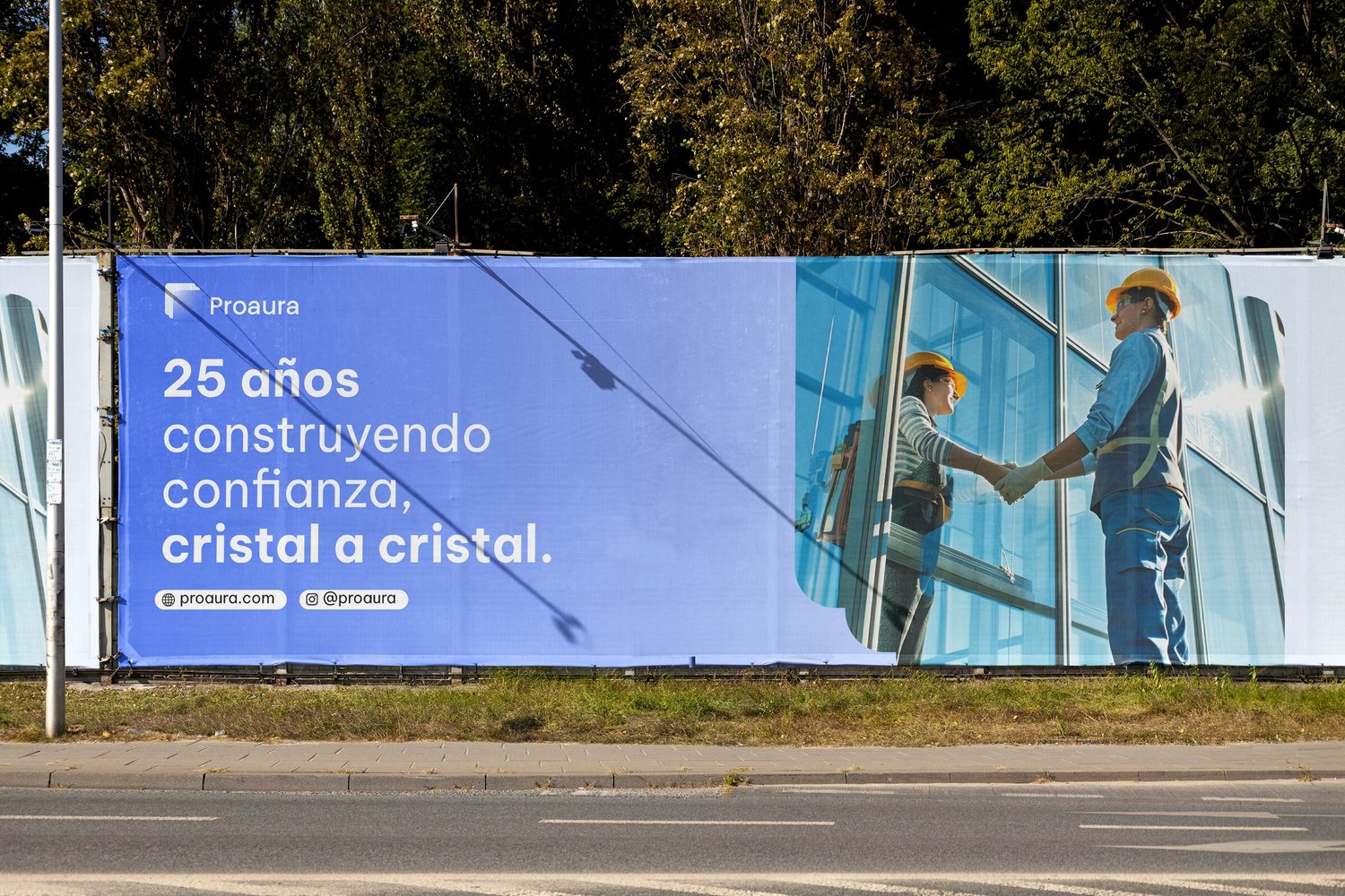 Mockup Proaura billboard