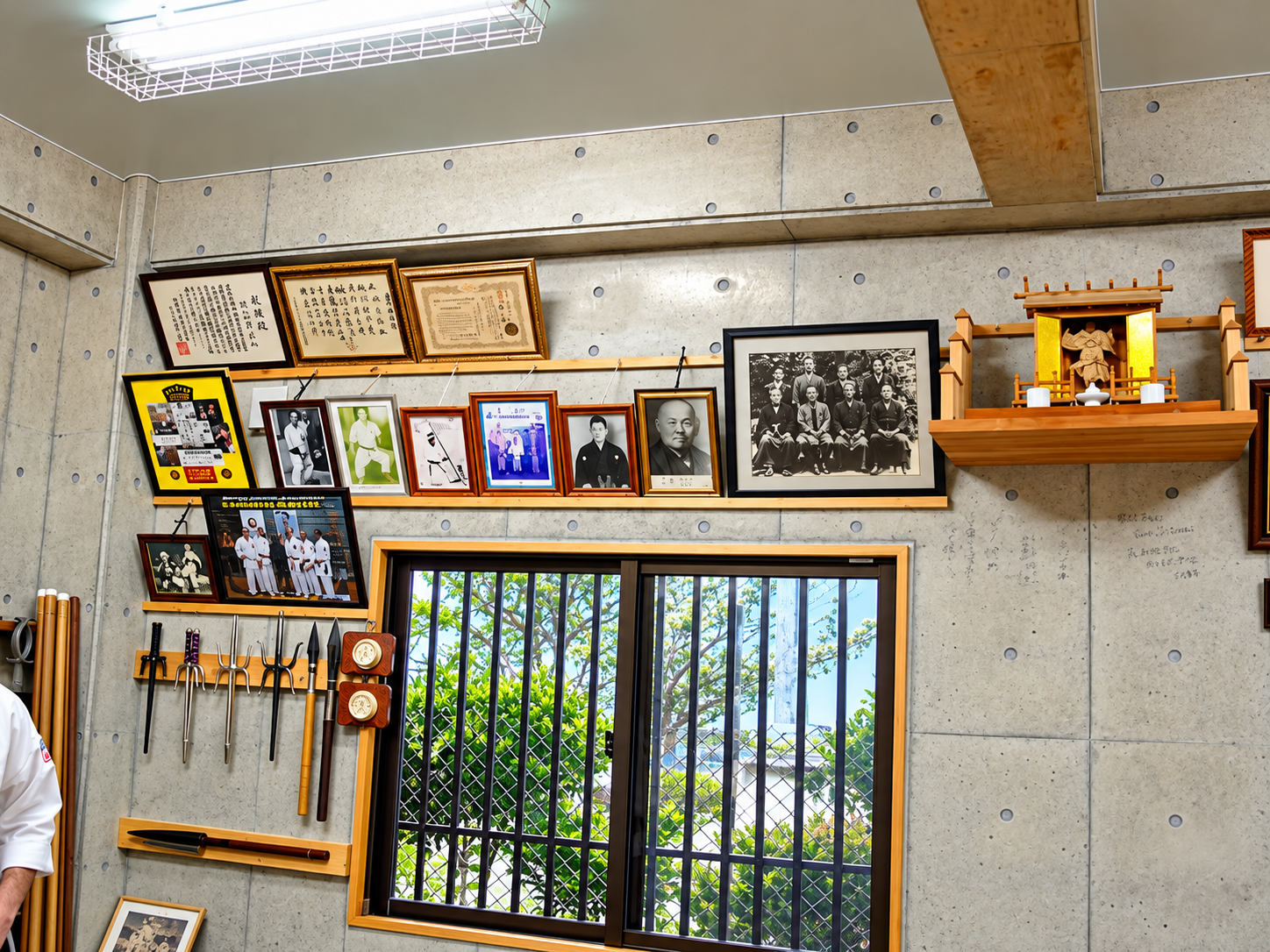 Tokumura Dojo - Okinawa 2010 (2).png