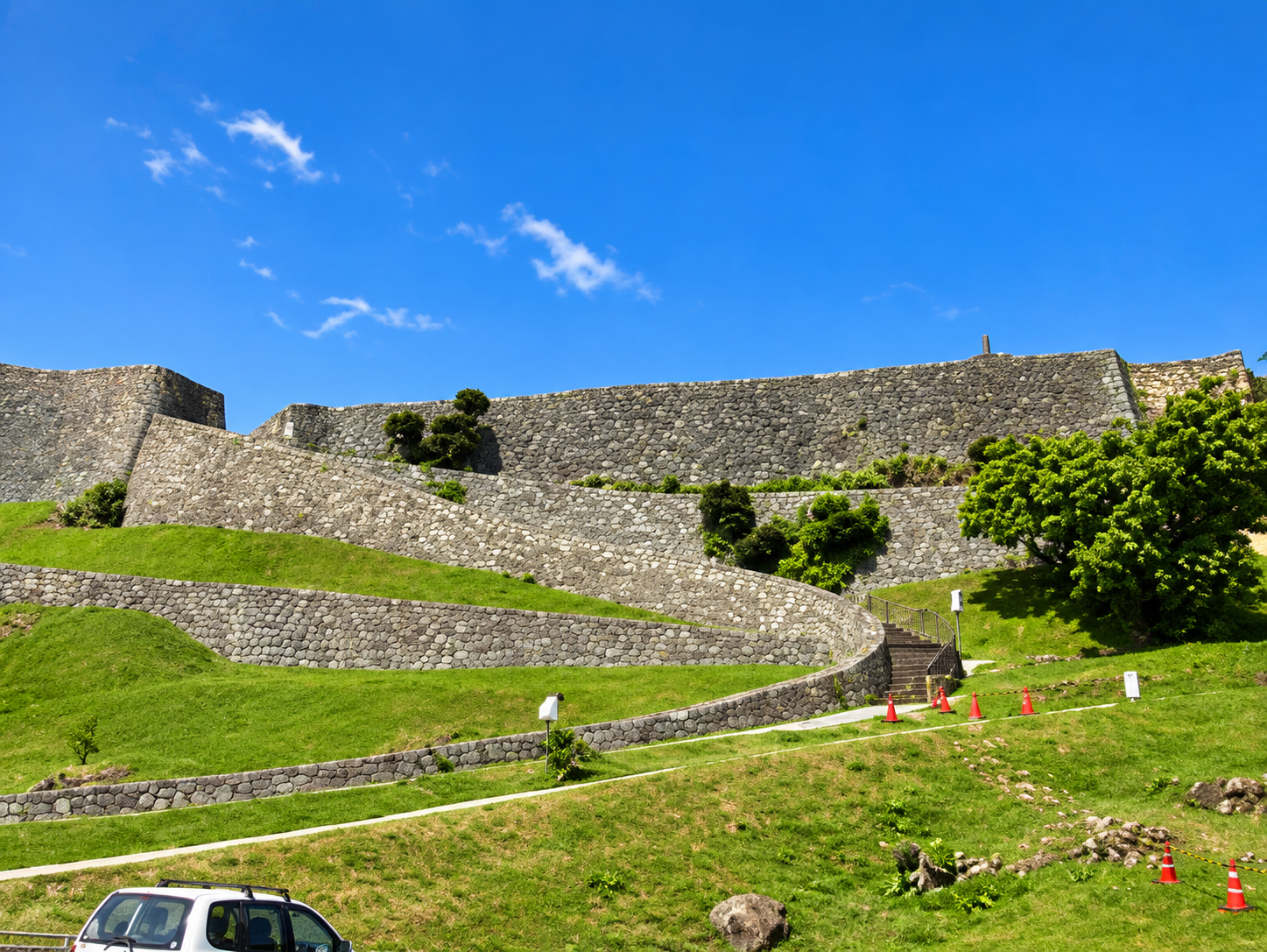 Katsuren - Okinawa 2010 (18).png
