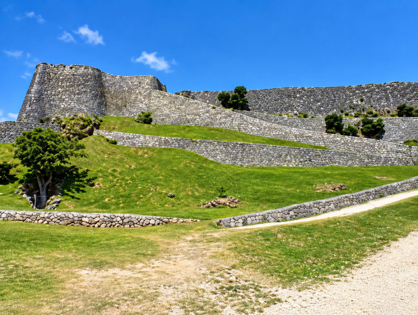 Katsuren - Okinawa 2010 (1).png