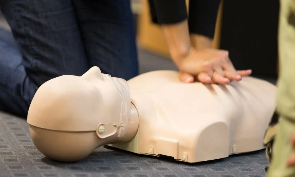 Can You Do CPR if You’re Not Certified?