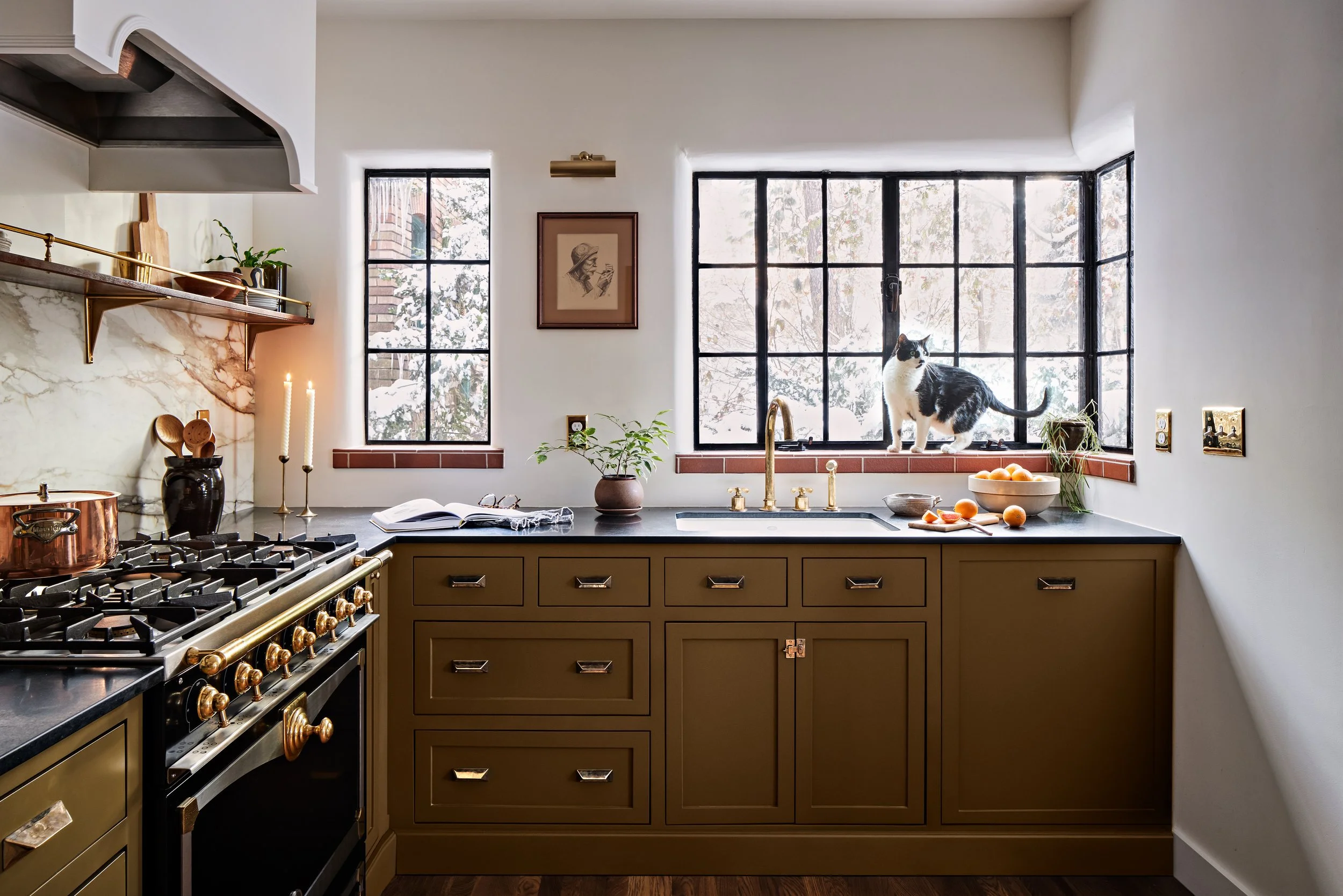 12.20.2022-Curate-the-Firm-1521-S-Rockwood-Kitchen-1-Point-With-Cat-Warmer-Larger (6).jpg