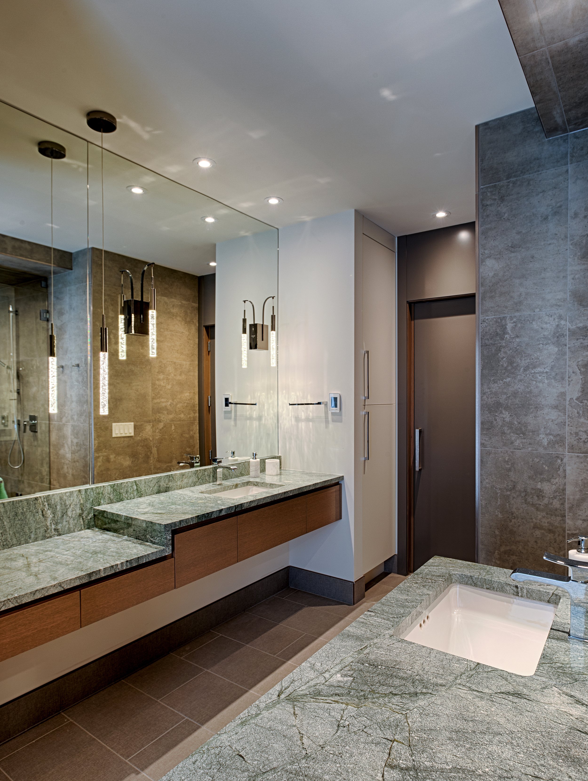 Ensuite.JPG