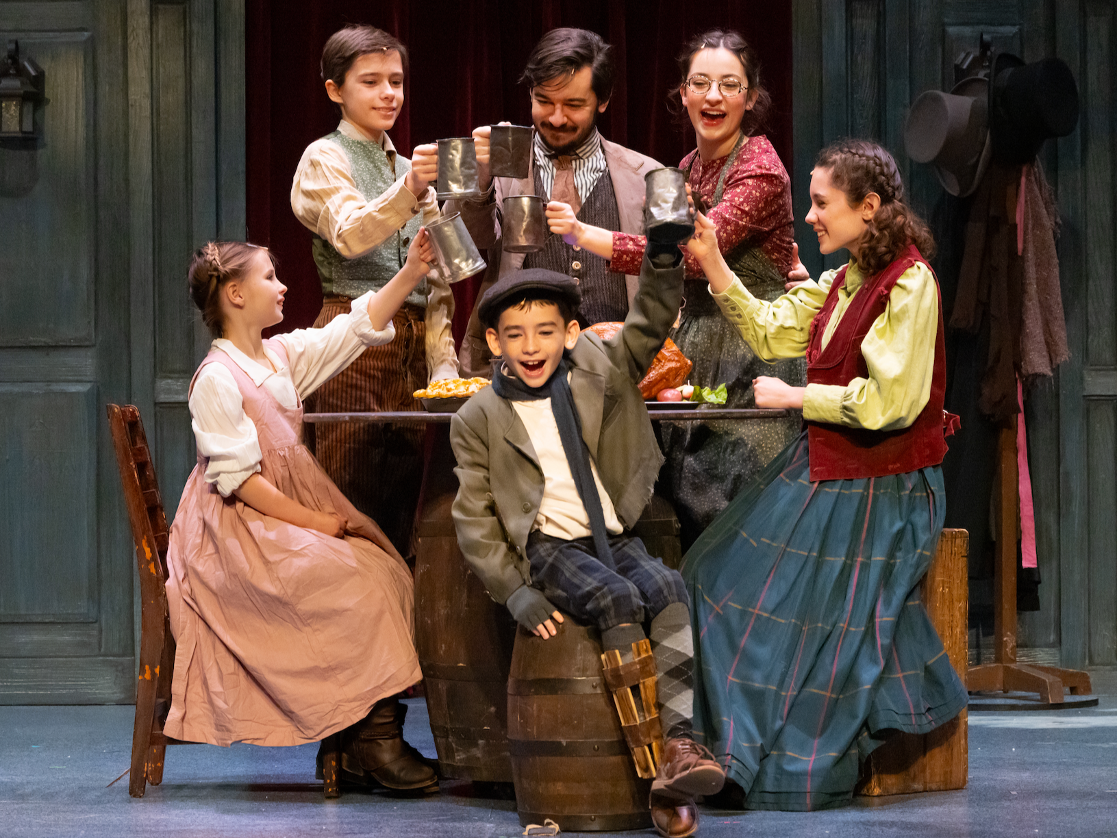 Charles Dickens' A Christmas Carol | Walnut Street Theatre