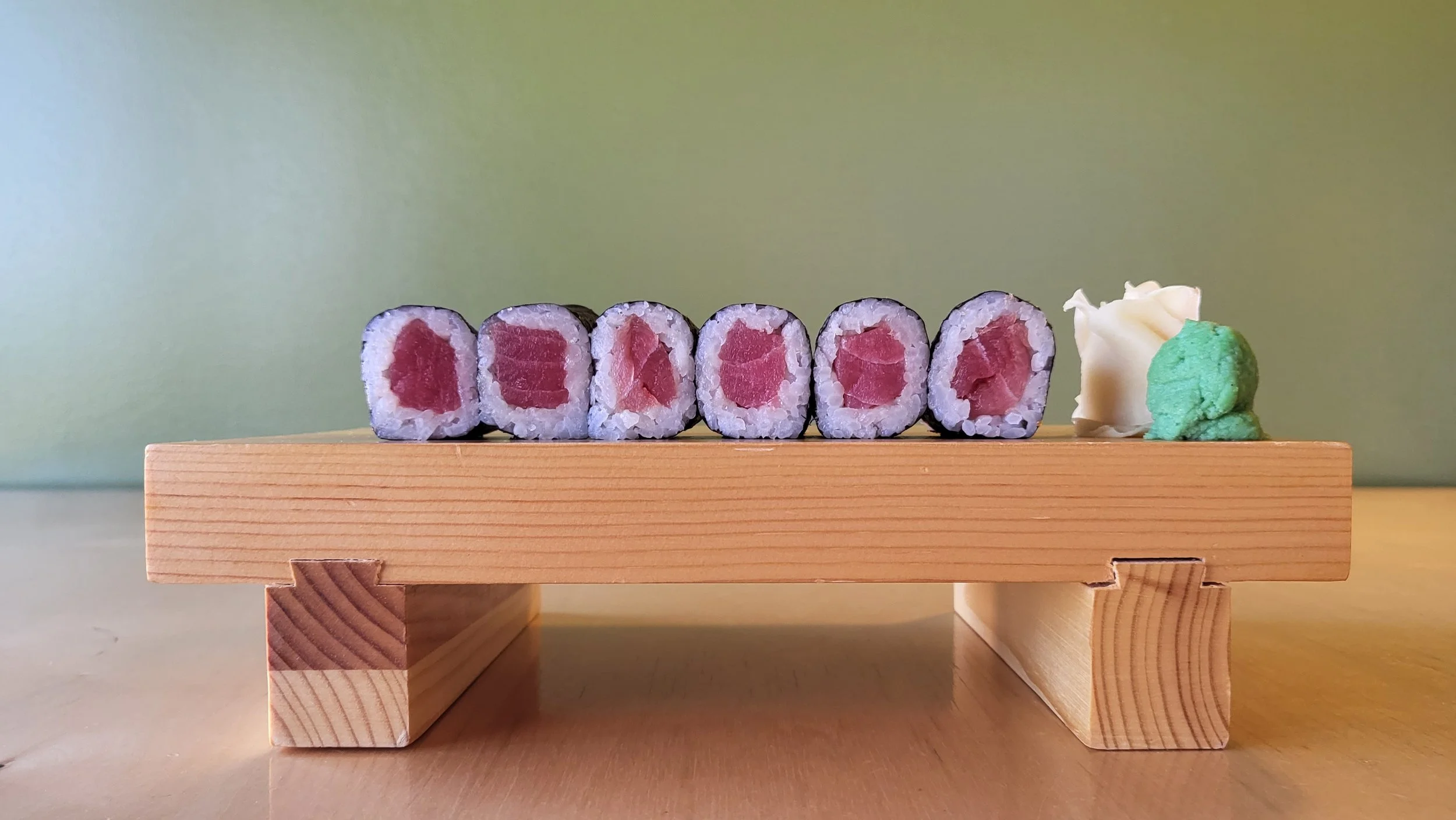 tuna roll.jpg