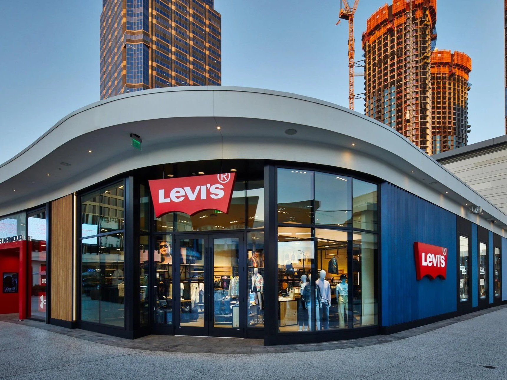 Levis_Century_City.jpg