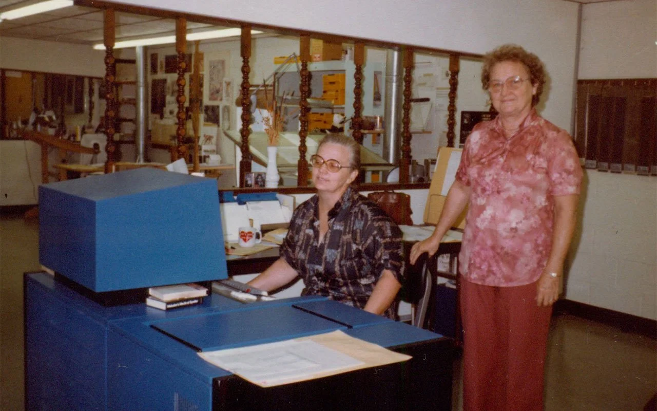 Mainline-Printing-Signs-Holographics-Packaging-Fulfillment-WomenAtTable.jpg