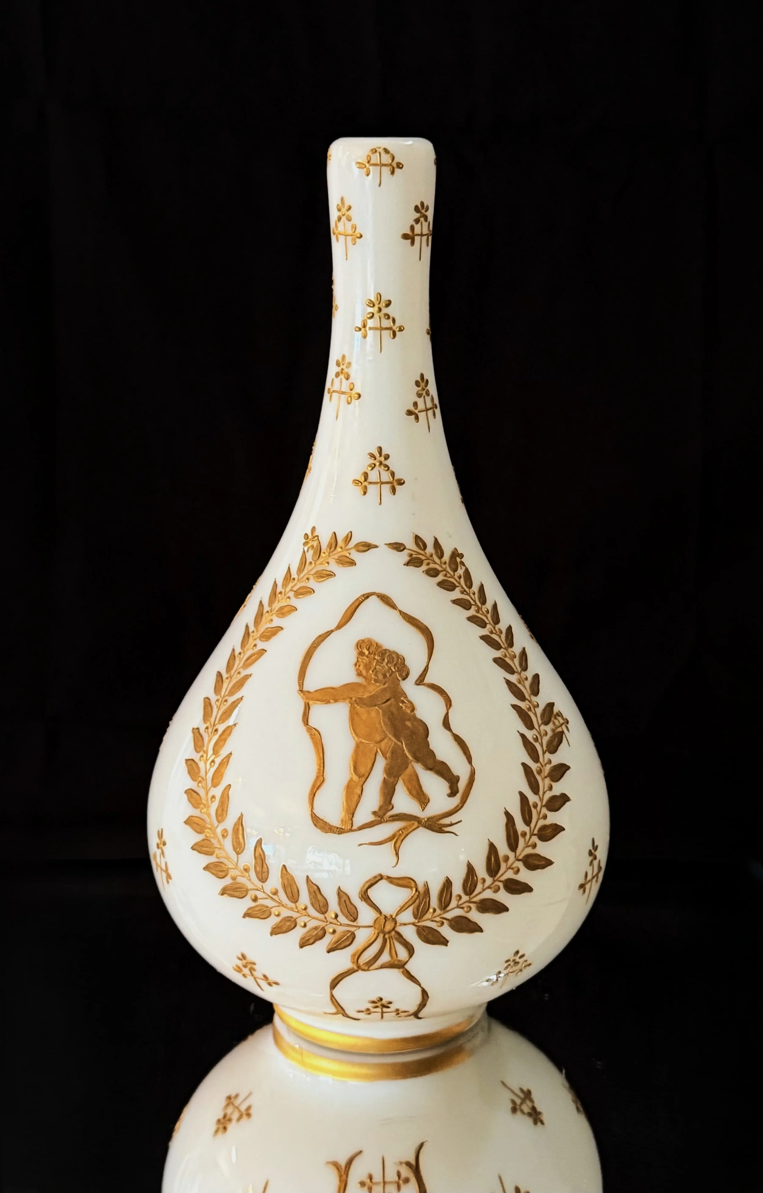 Mt Washington Colonial ware vase