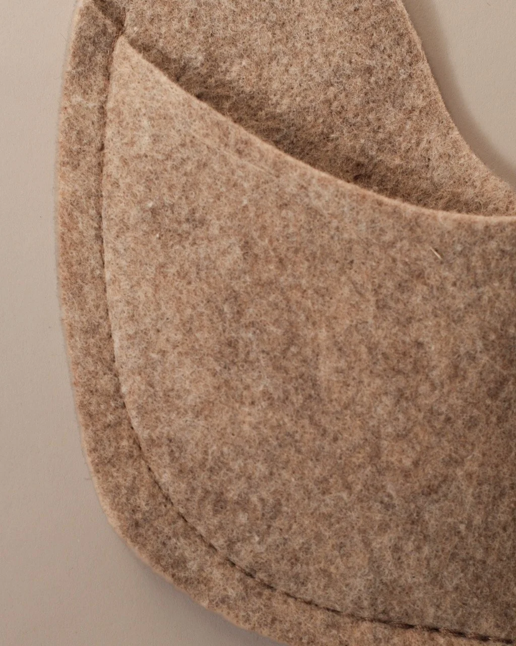 Kaaita_Kids_Pure Non-Slip_RePett_Beige_Hana Jelovcan_04 Large.jpeg