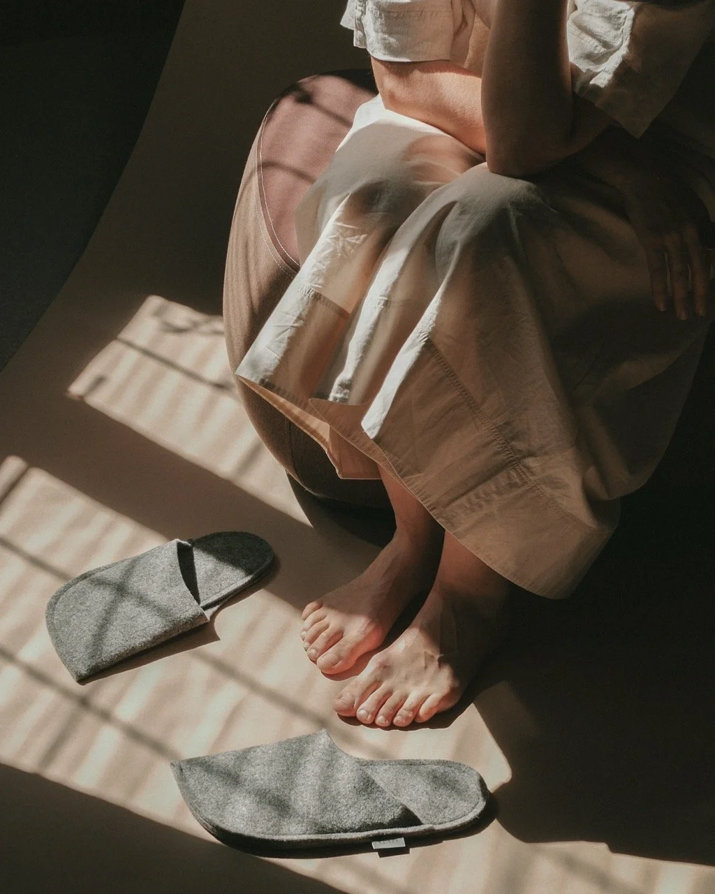 Kaaita_Slippers_still lifestyle_Hana Jelovcan_16 Large.jpeg