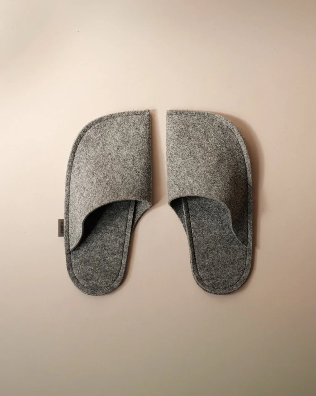 Kaaita_Cosy_RePett_Grey_Hana Jelovcan_02 Large.jpeg