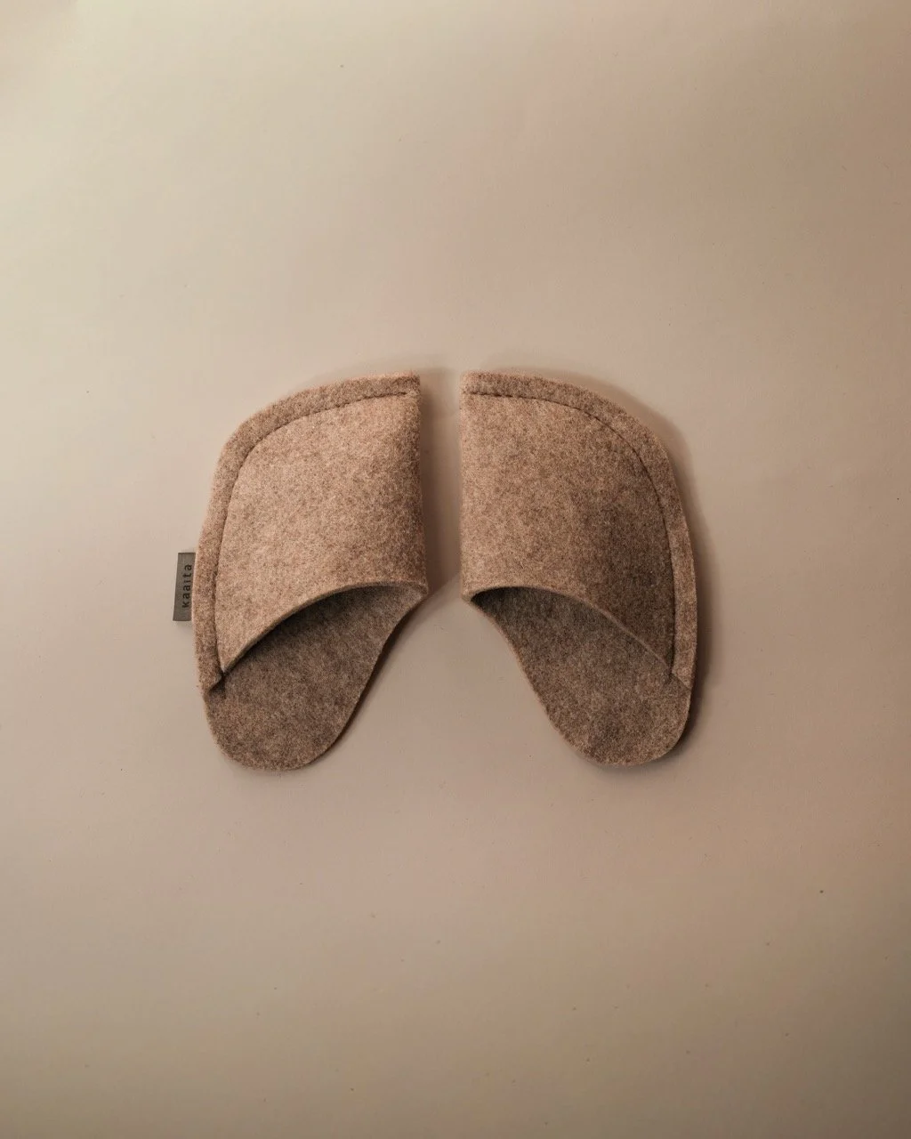 Kaaita_Kids_Pure Non-Slip_RePett_Beige_Hana Jelovcan_01 Large.jpeg