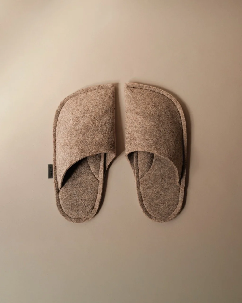 Kaaita_Aroma Non-Slip_RePett_Beige_Hana Jelovcan_01 Large.jpeg