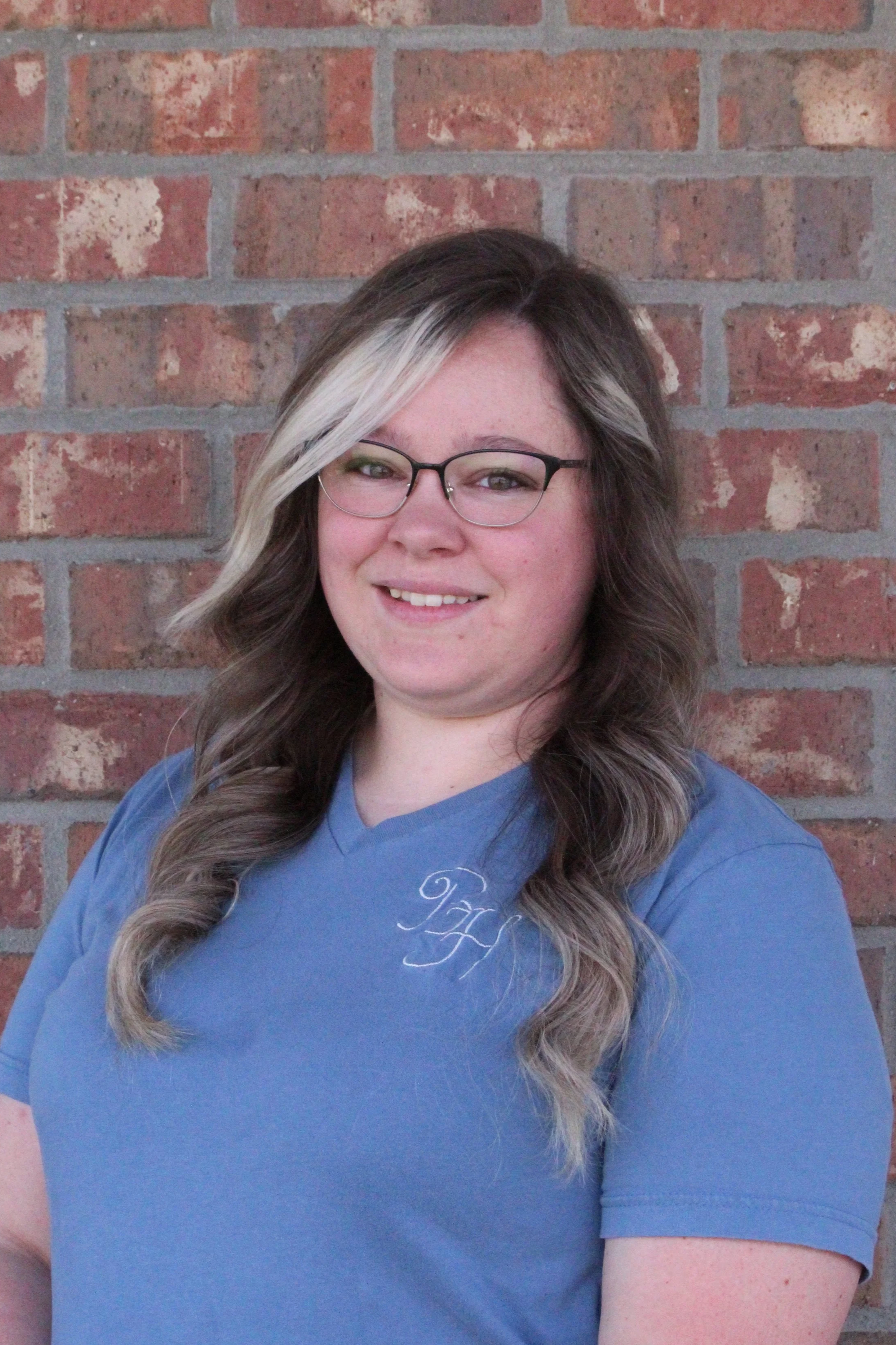 Massage therapist offering deep tissue and prenatal massage.