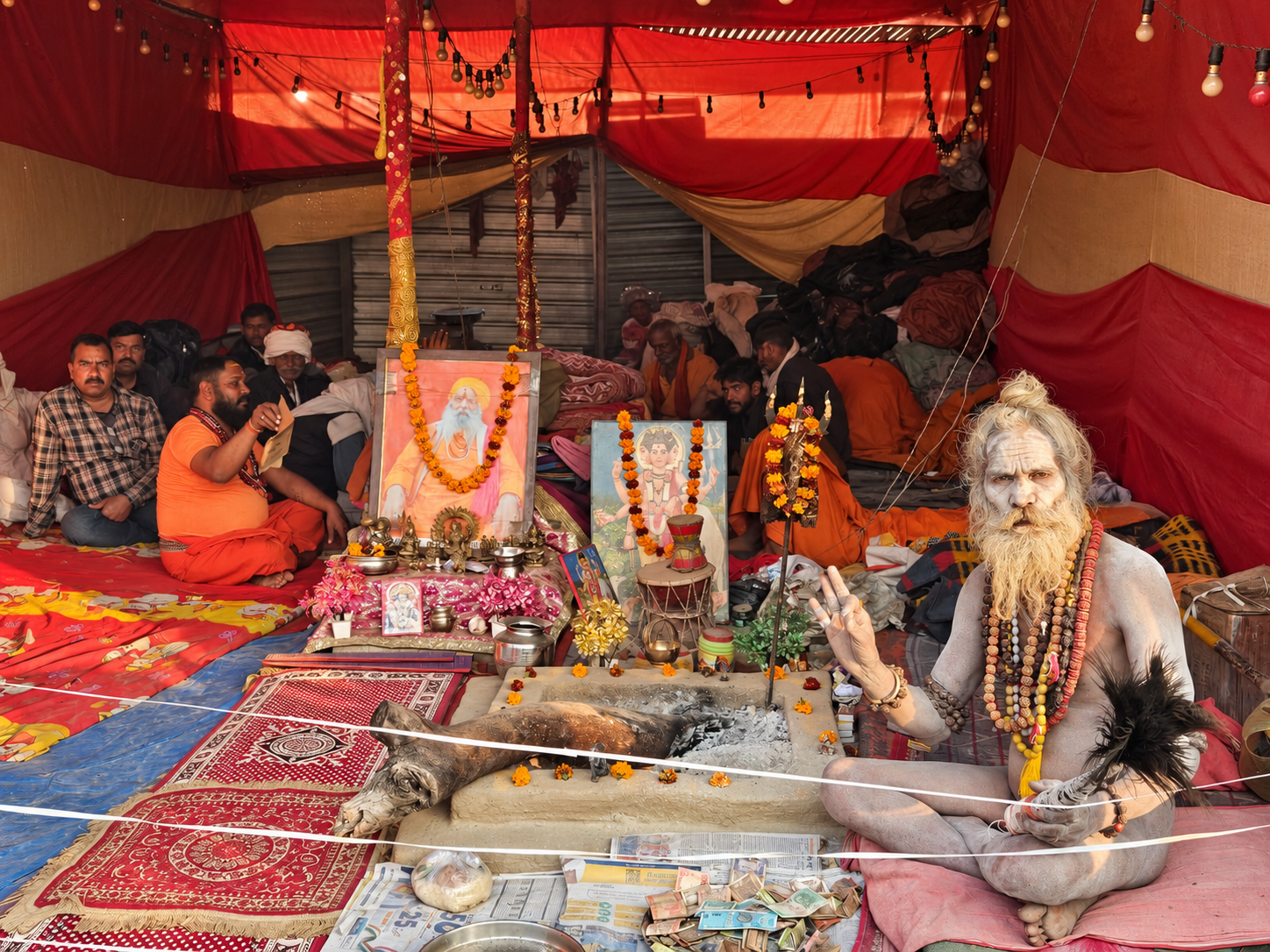 Sadhù indiano al Kumbh Mela 2025