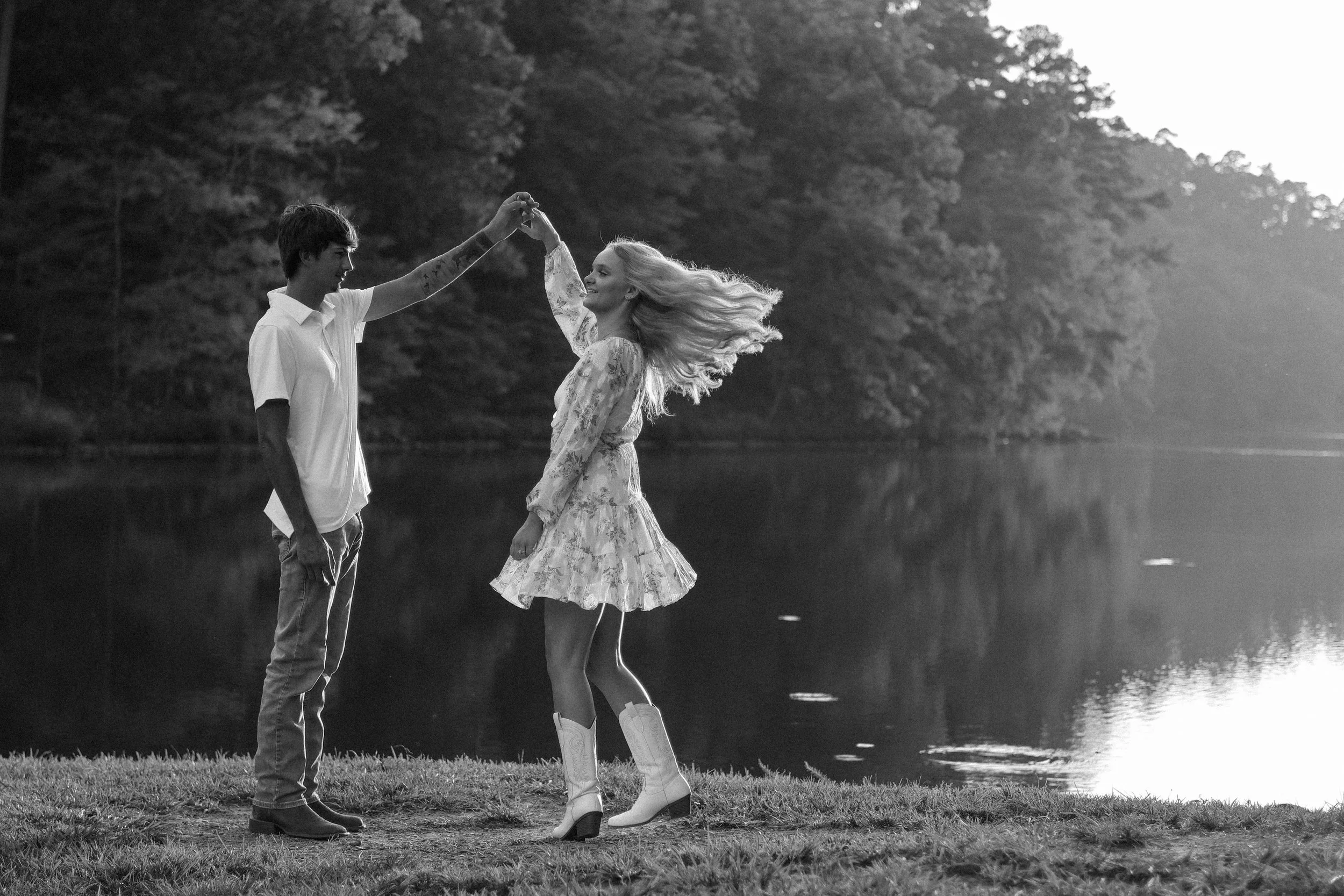 Engagement photographer Malvern Arkansas