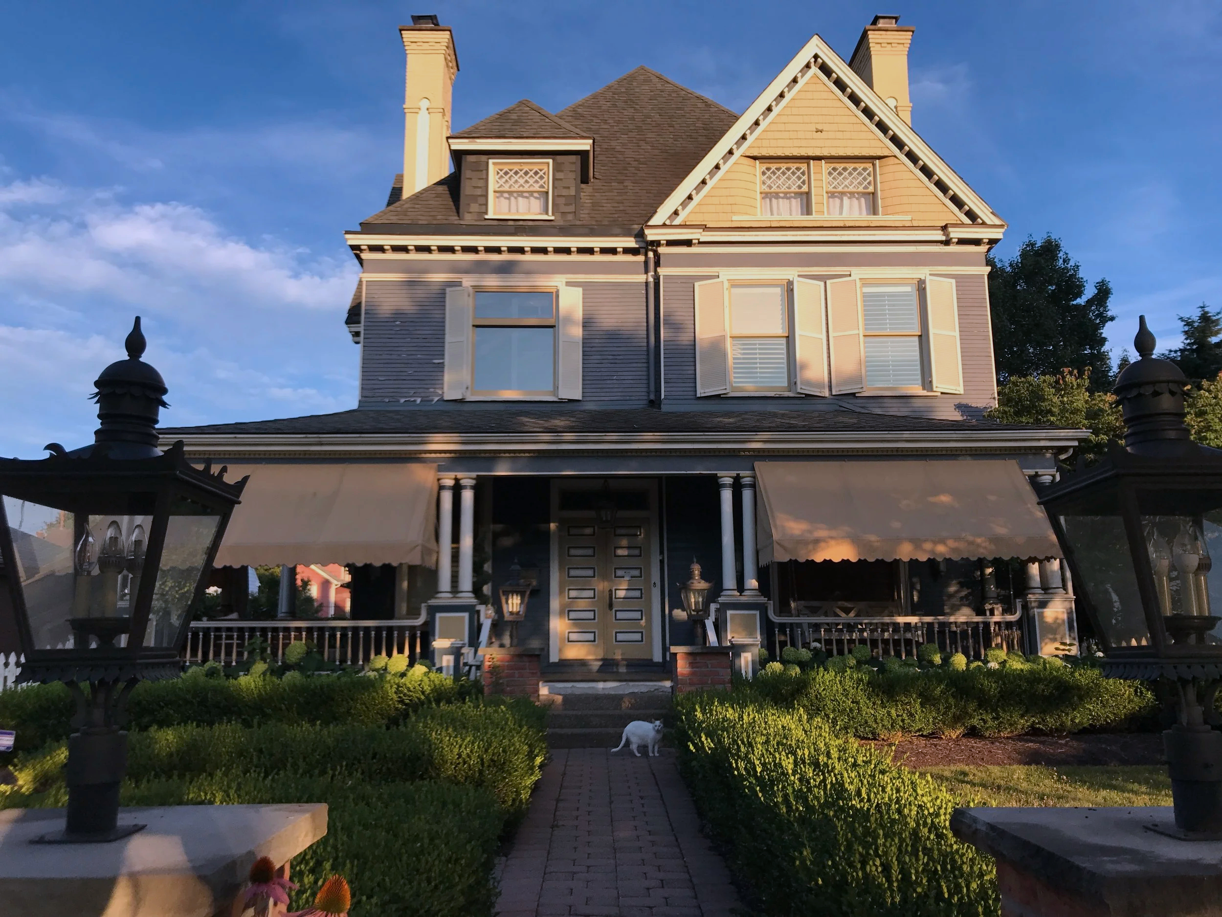 222, the 1893 Queen Anne Victorian that inspired Studio 222