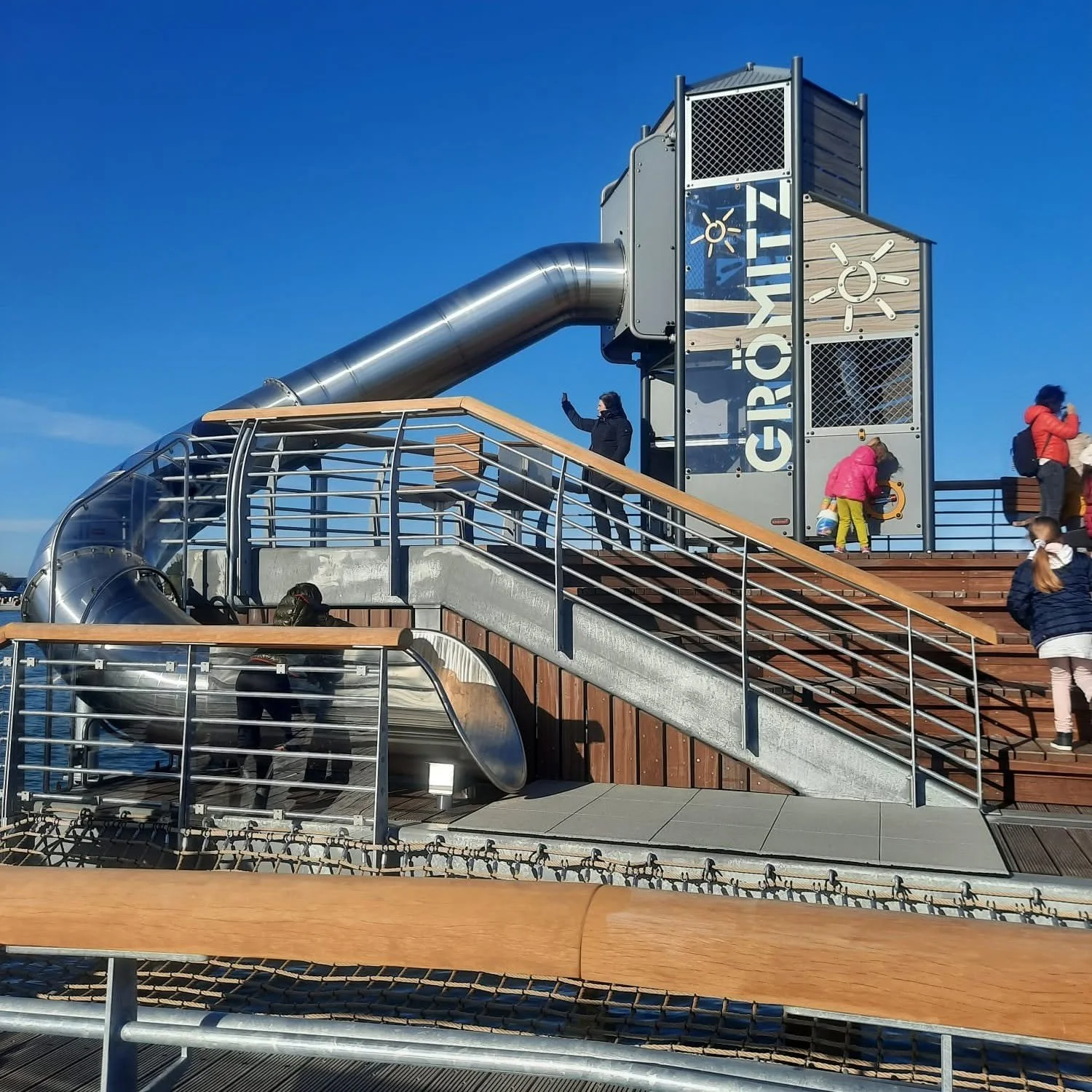 Spielplatz
Spielplatz in Grömitz mit großer Rutsche und Kletterbereich