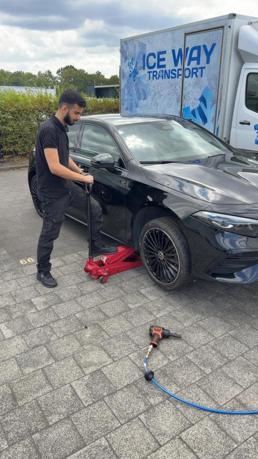 Intervention sur voiture en panne Flash Pneus