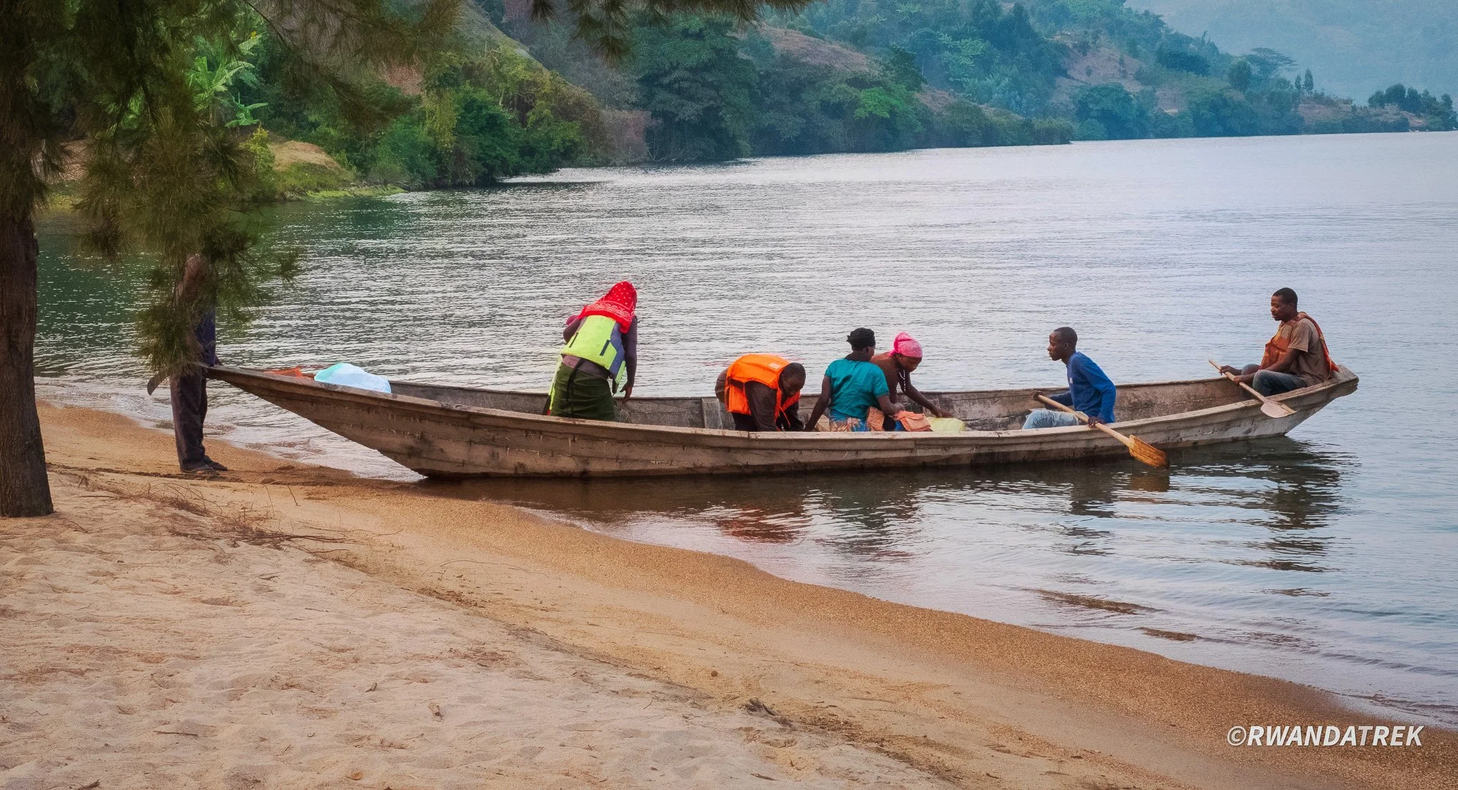Beaching Boat - Ile Nyantima