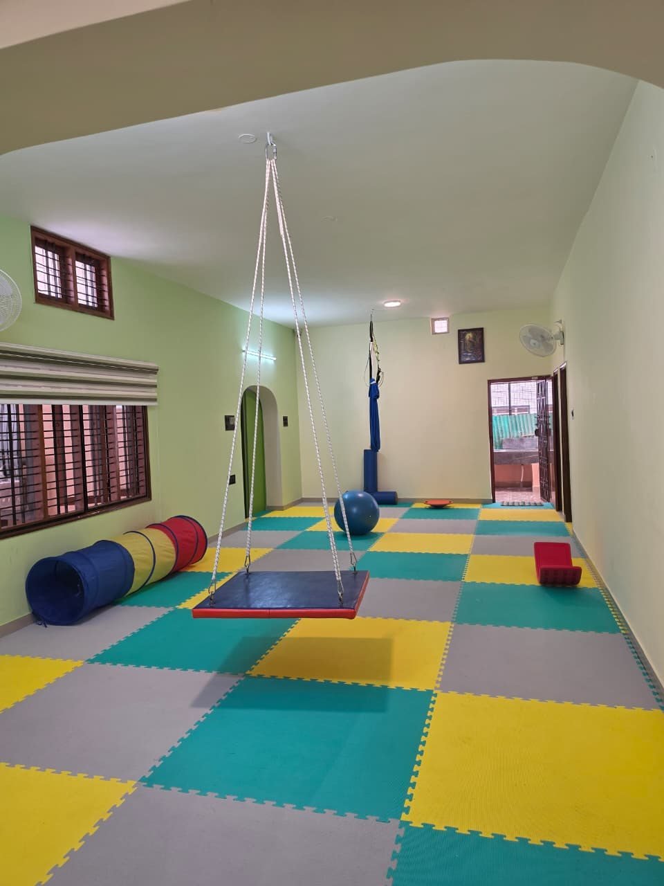 20-swing-room.jpg