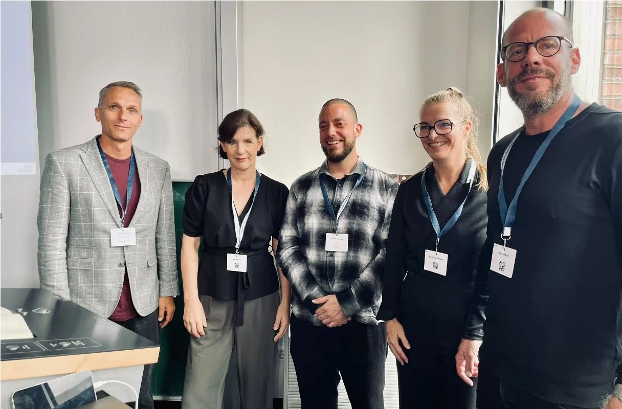 Von links: Christian Lorenz, Wiebke Lorenz, Johannes Senesi, Carolin Schürmann und Dolf Schäffel beim Deutschen Suchtkongress 2026 im Rahmen des Symposiums „Integrative Suchtbehandlung im Wandel“