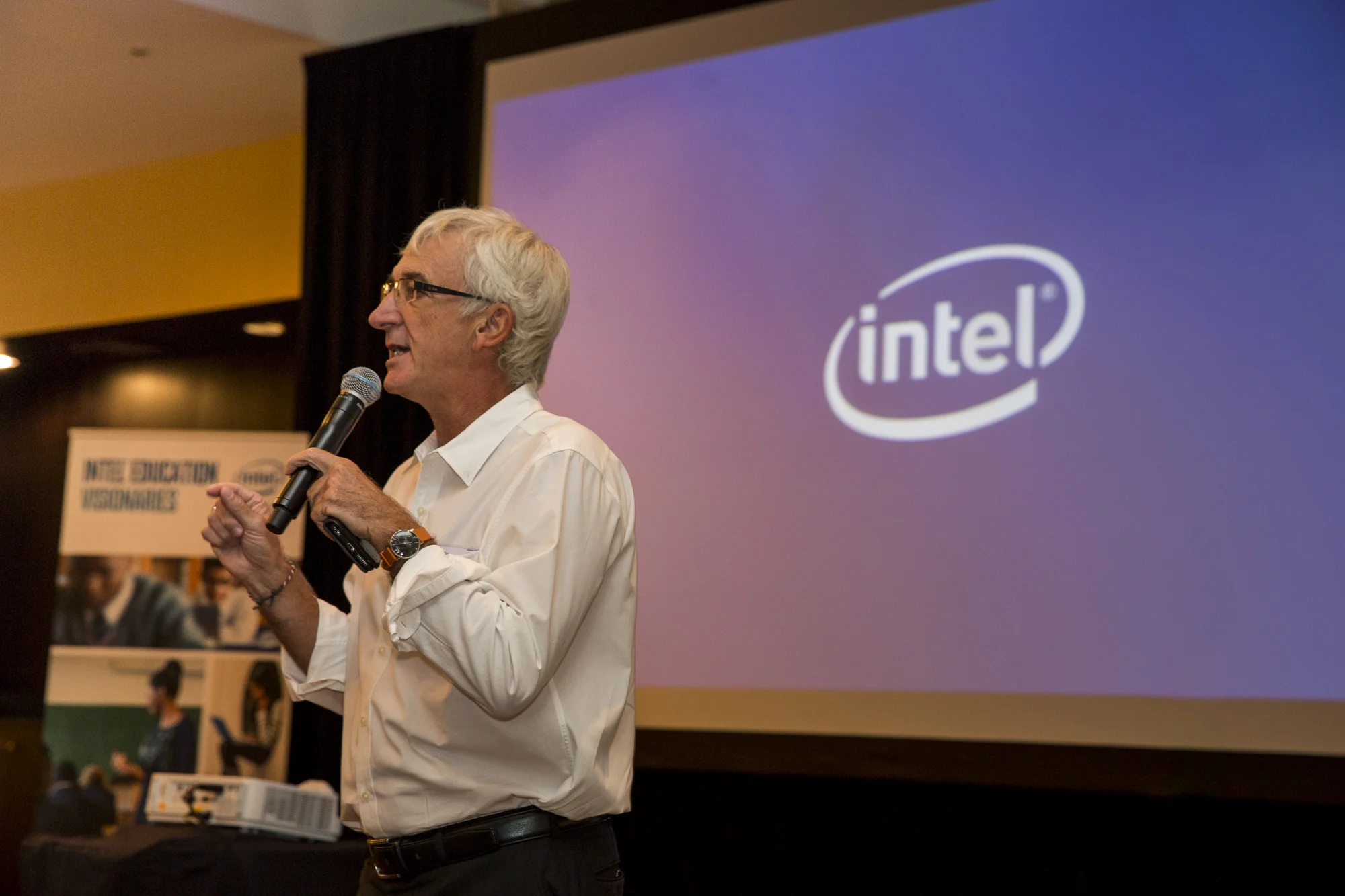 Intel Visionary 2016-037.jpg