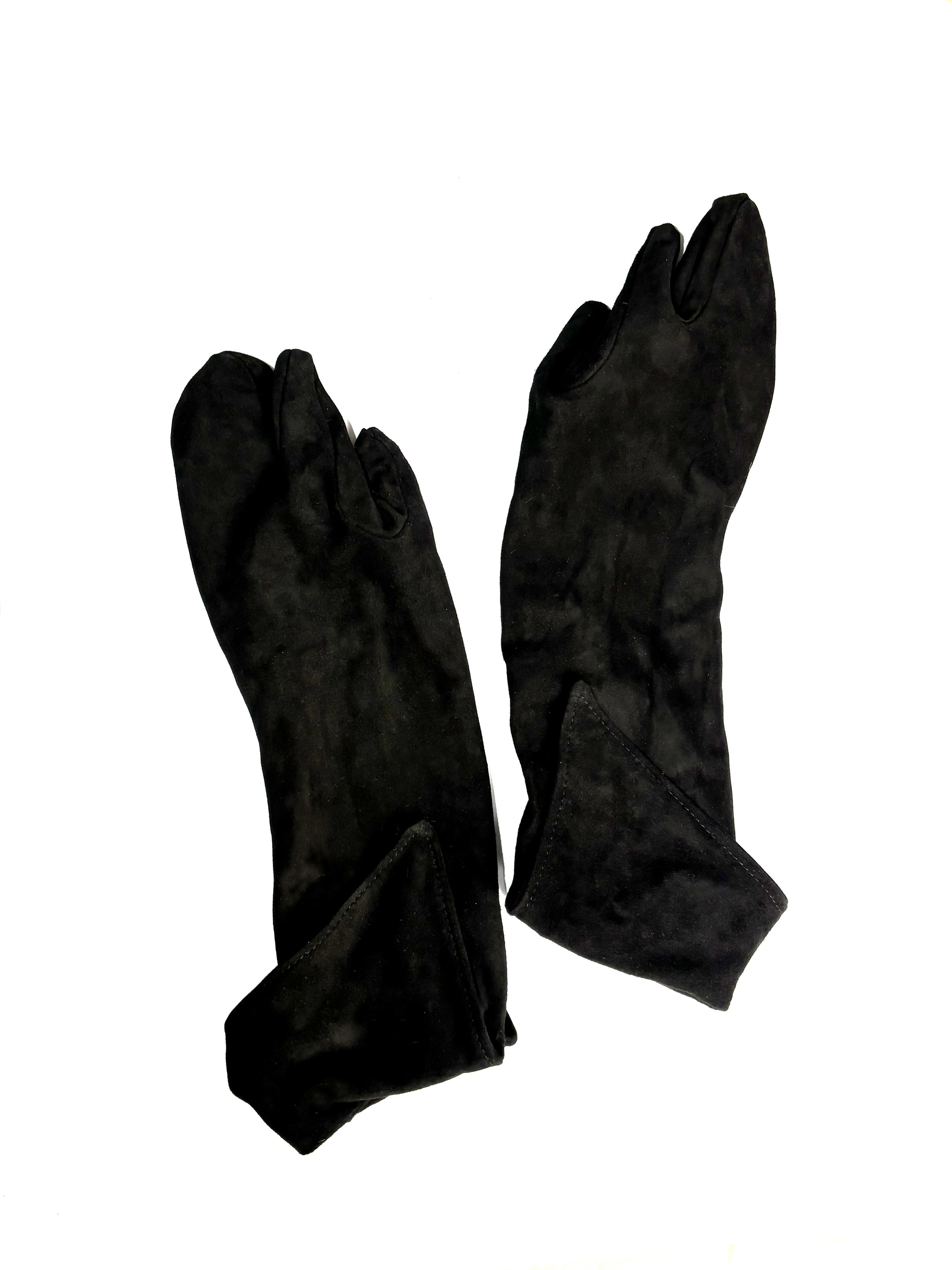 LOBSTER_BLACKSUEDE_2.JPG
