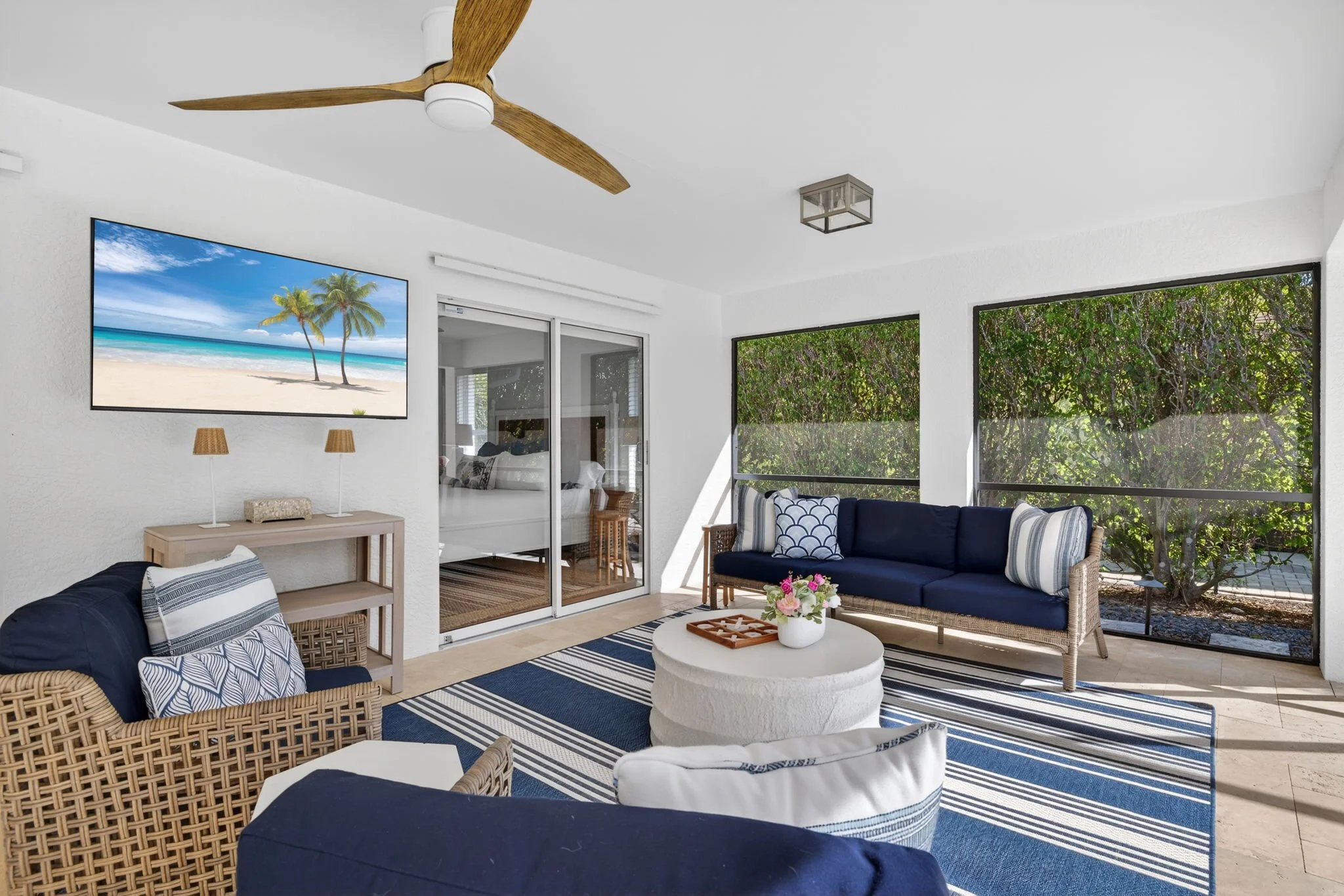 16-Lanai 3 of 3.jpg