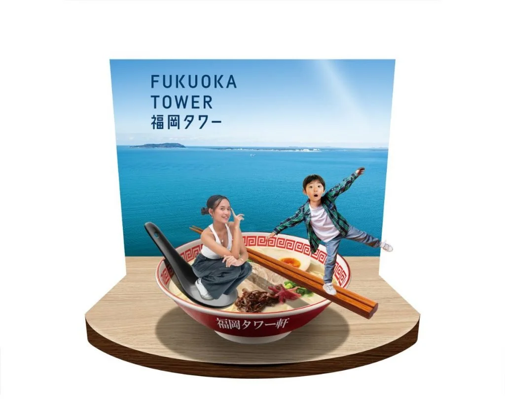 Tourist attraction photo spot: ride a giant bowl of ramen (Fukuoka Tower, Japan)
