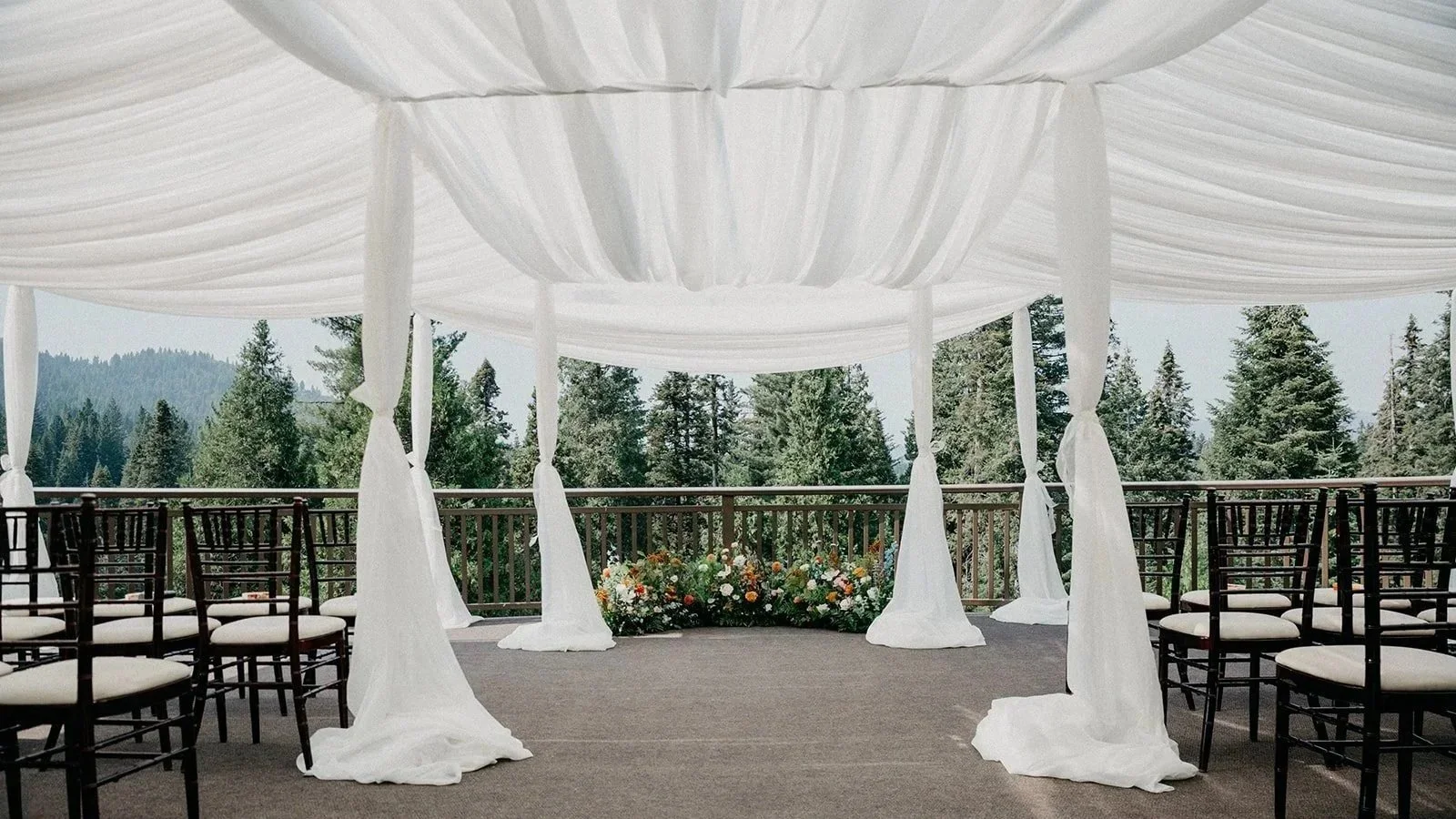 Outdoor wedding ceremony Yosemite Mountain wedding venue