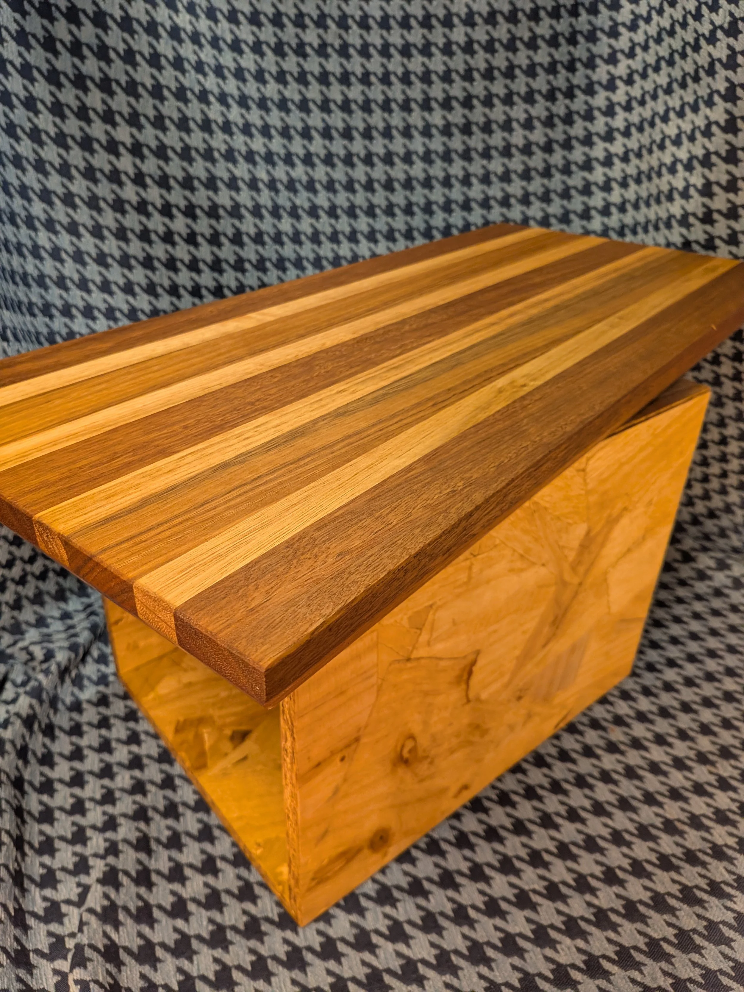Edge Grain Cutting Board