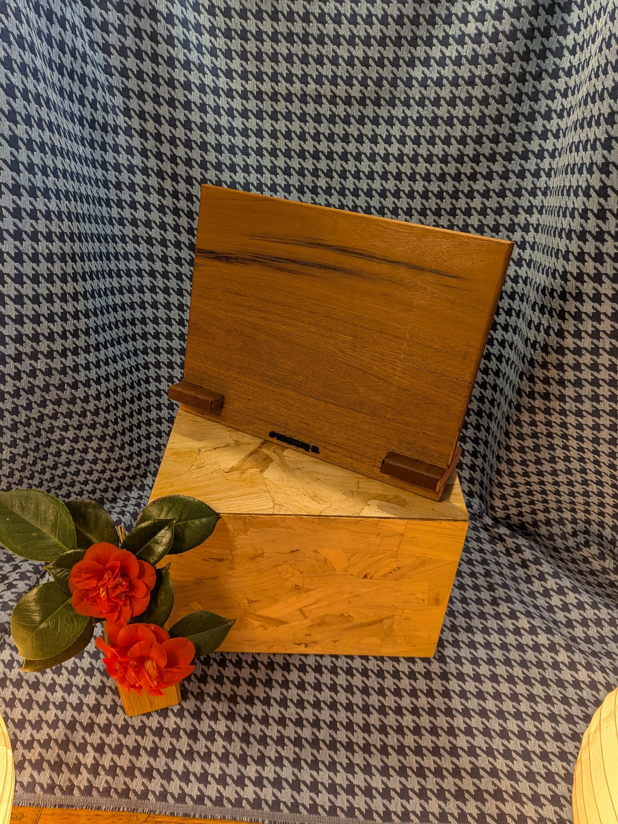 Blackbutt Vinyl Display