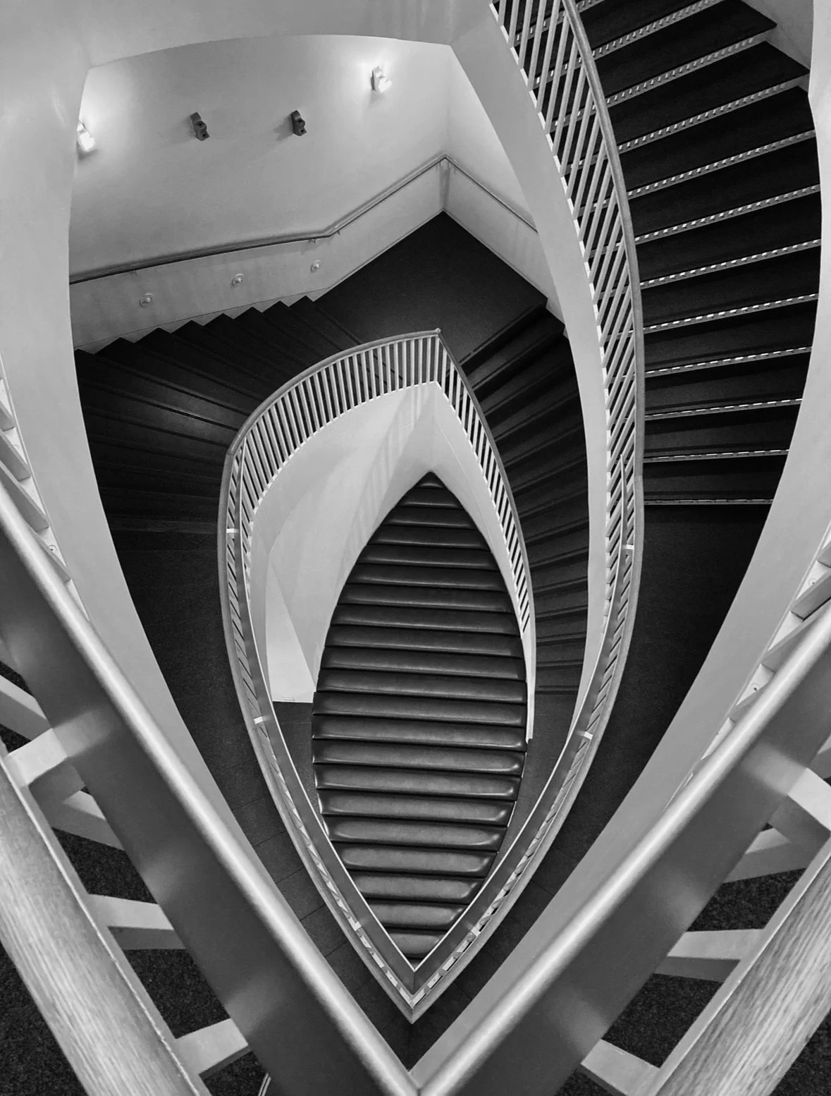 002-006-0000015 - Modern Stairs.jpg