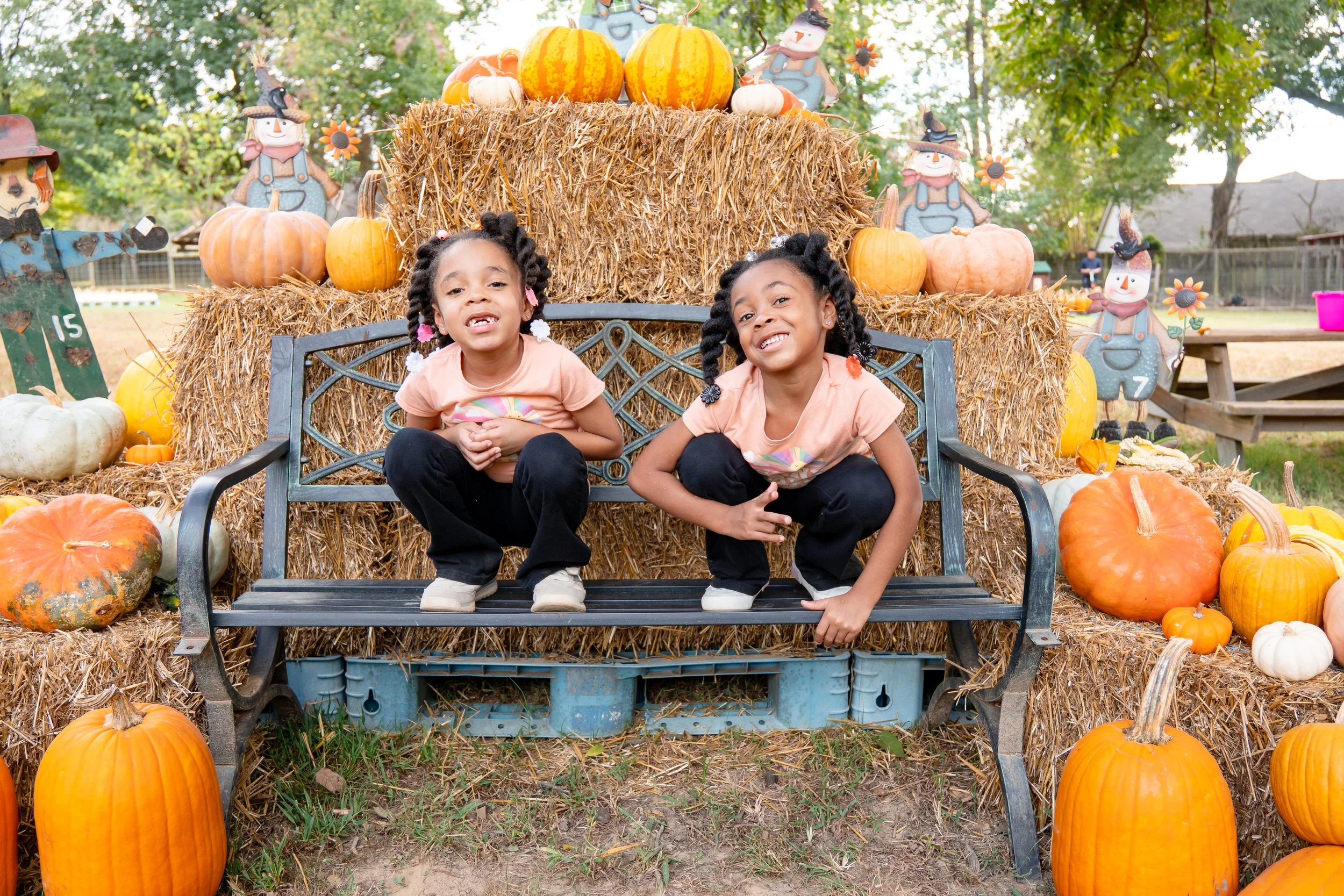 Kids at the Pumkin Path - 9.jpg