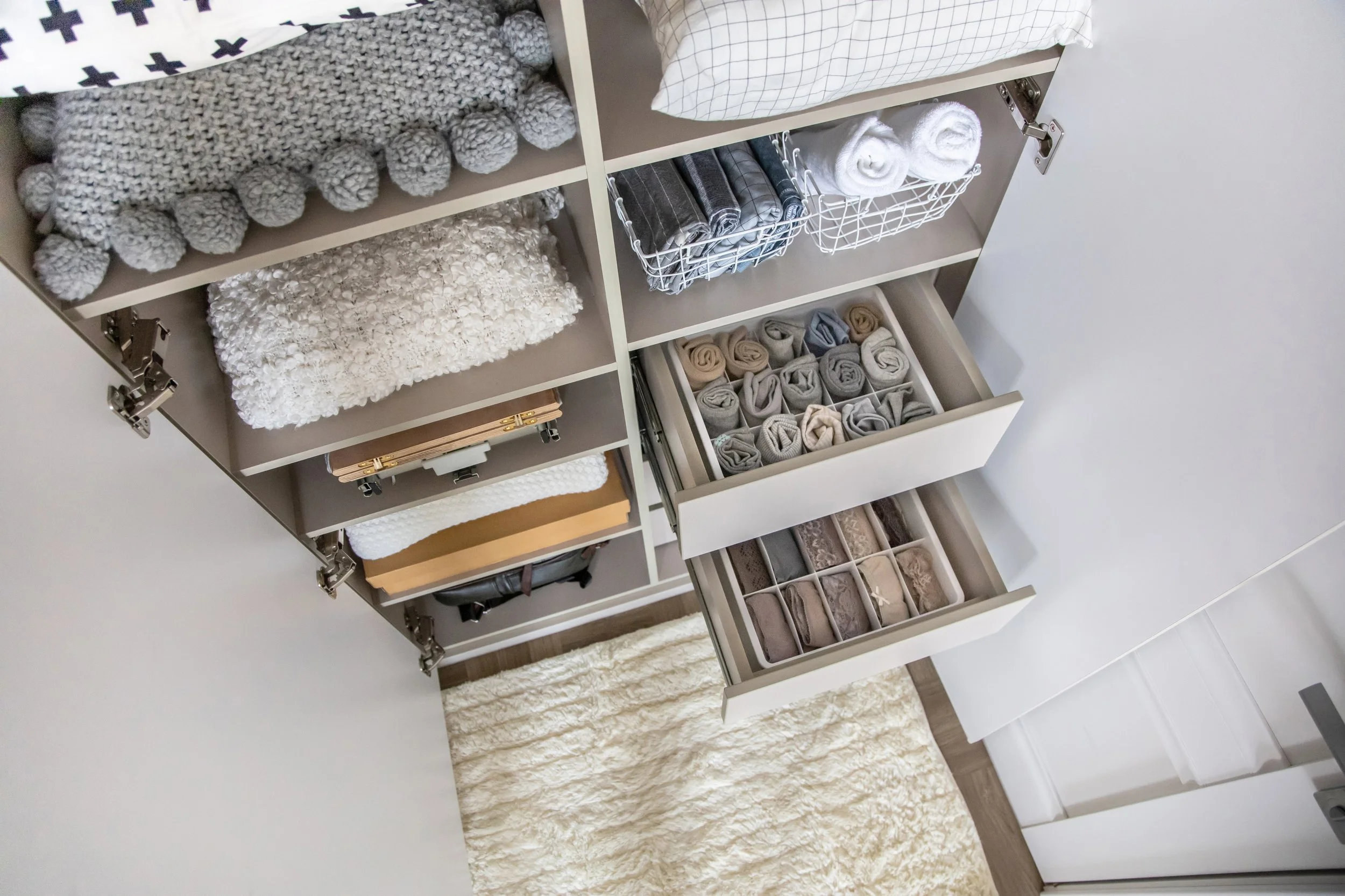 Home Organization - organized closet