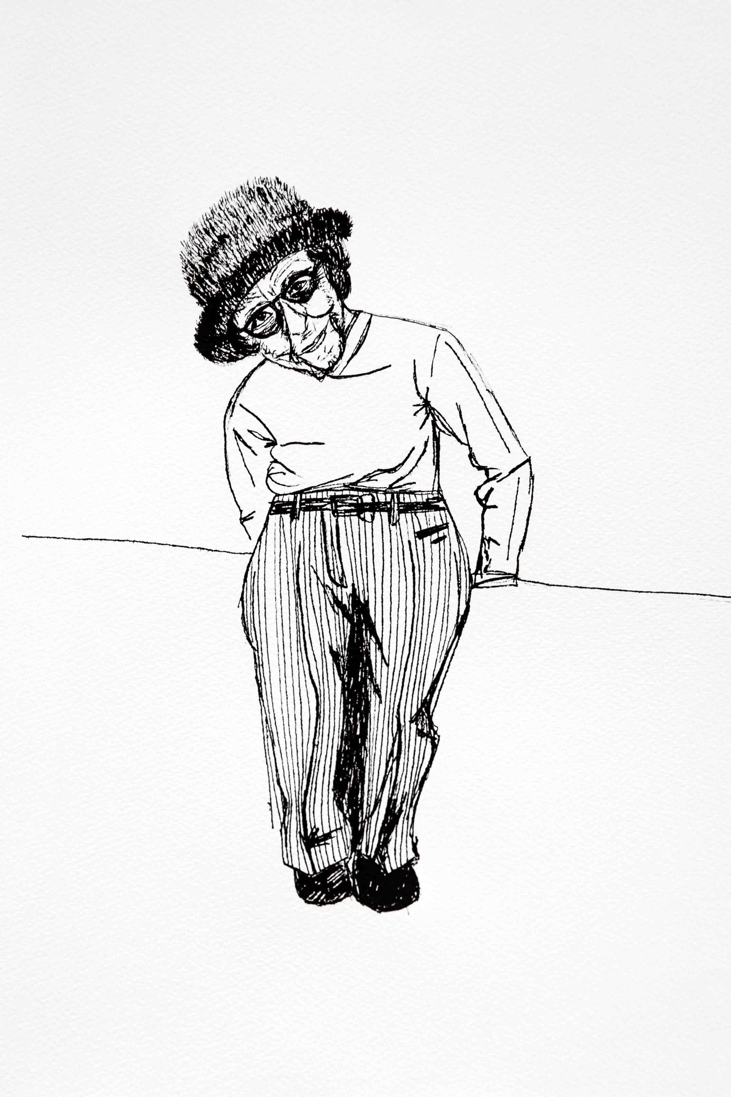 Dessin d'une femme portant un pull, un pantalon à rayures verticales, des chaussures noires, avec une coiffure bouclée et portant des lunettes, debout contre un fond blanc.
