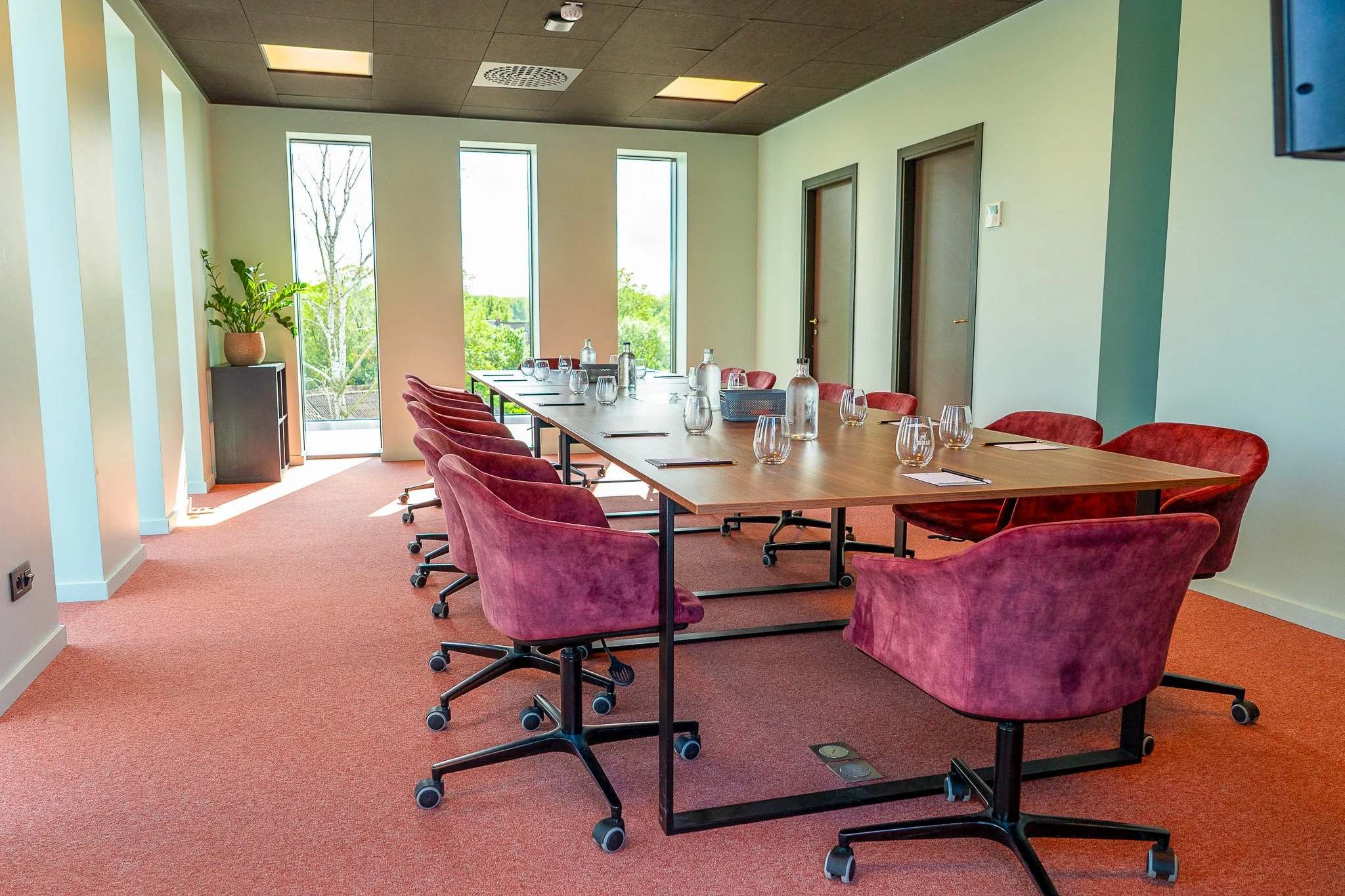 Réunion professionnelle dans un espace MAH.Business à Saint-Ghislain