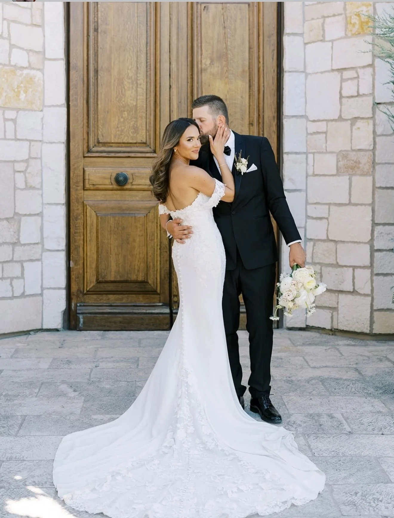 Los Angeles bridal makeup artist Jackie Romero creating soft glam wedding makeup for a bride