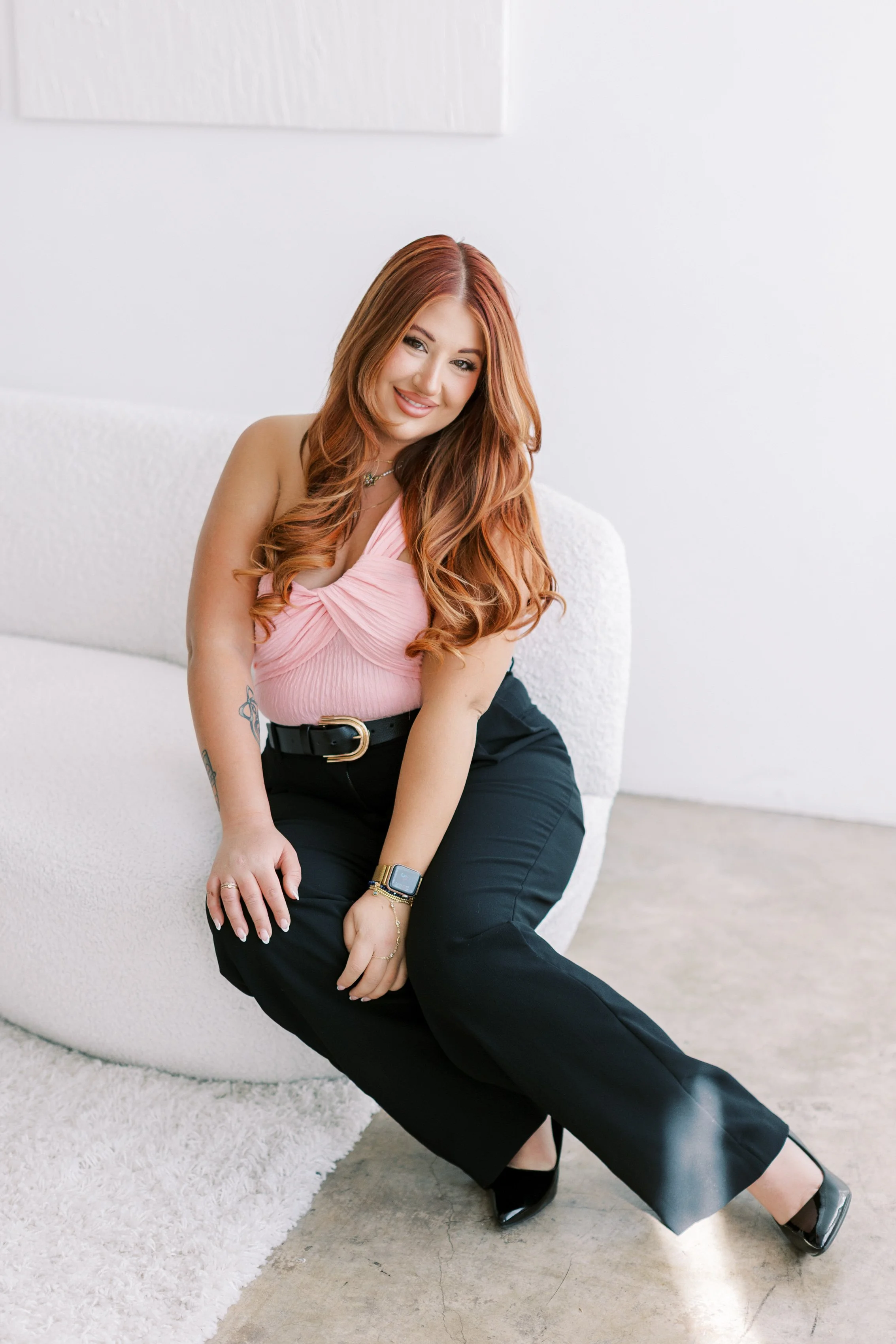 Los Angeles bridal hair stylist Jackie Romero creating romantic wedding hair for a bride