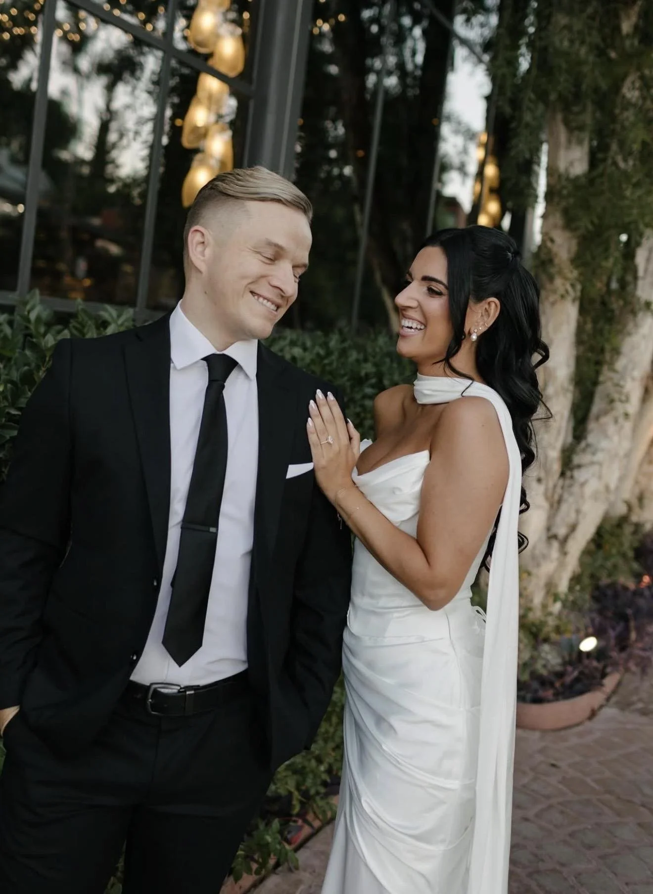 Los Angeles bridal makeup artist Jackie Romero creating soft glam wedding makeup for a bride