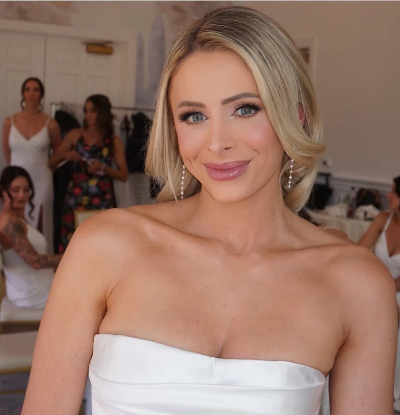 Los Angeles bridal makeup artist Jackie Romero creating soft glam wedding makeup for a bride